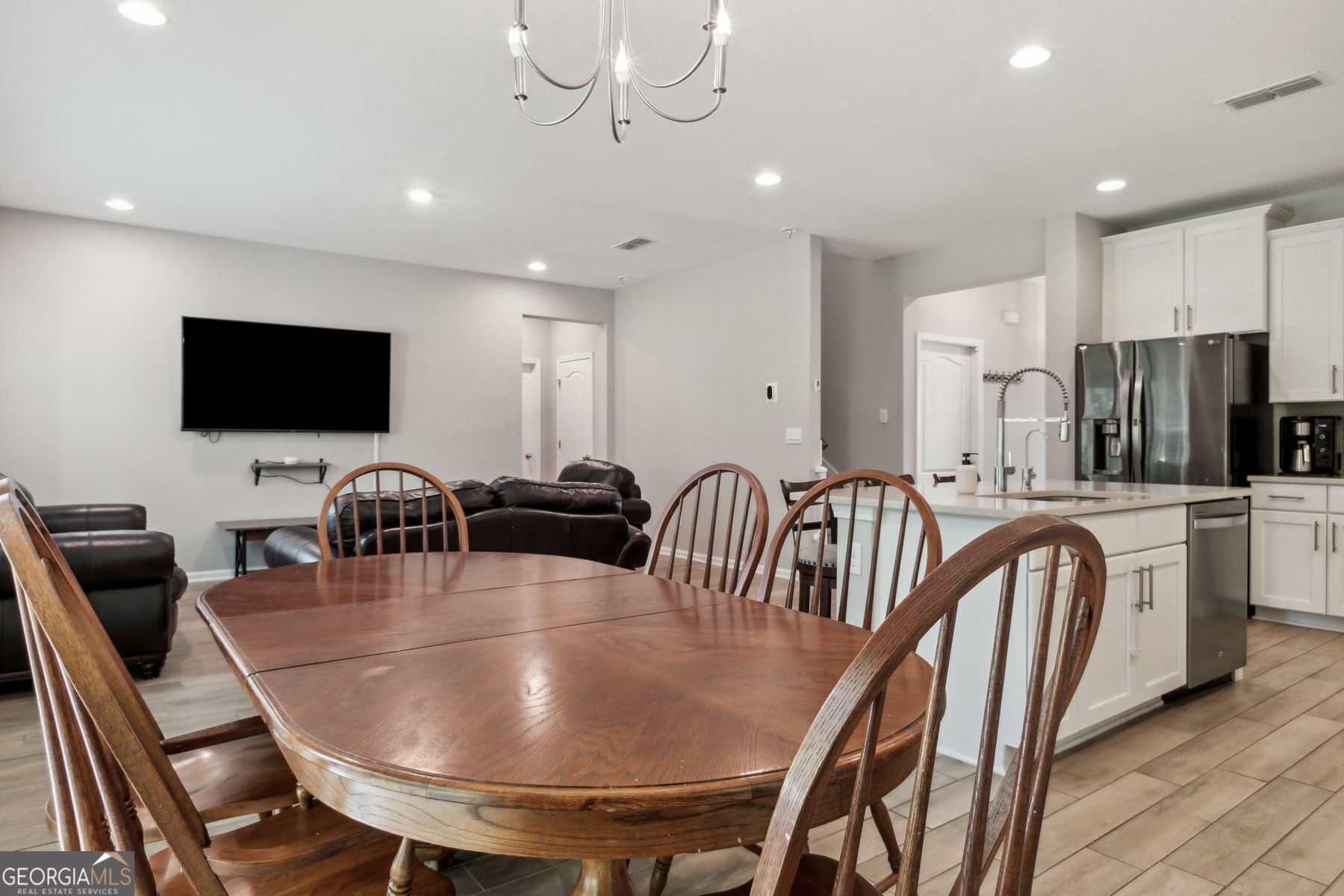 215 Holm Place Property Photo 16