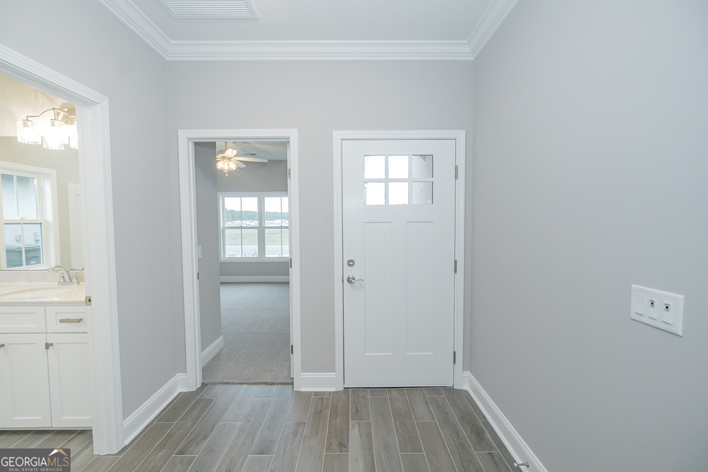 213 The Villas Way Property Photo 5