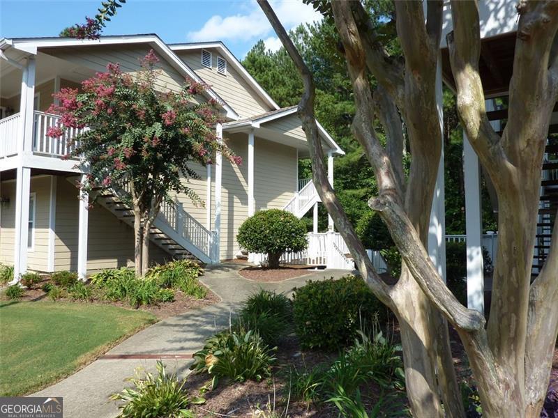 907 BERKELEY WOODS Property Photo 1