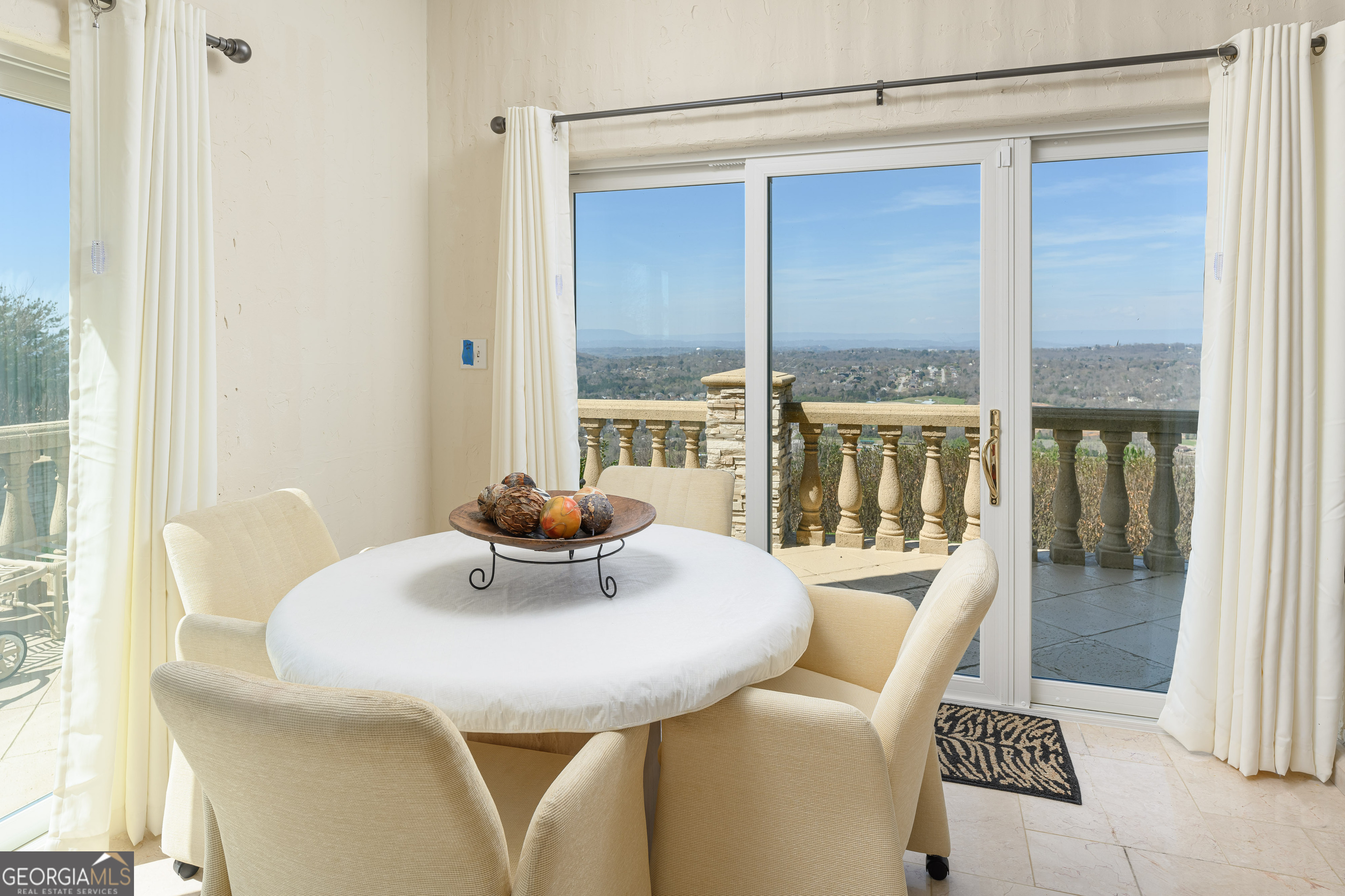 2363 Heavenly View Property Photo 18