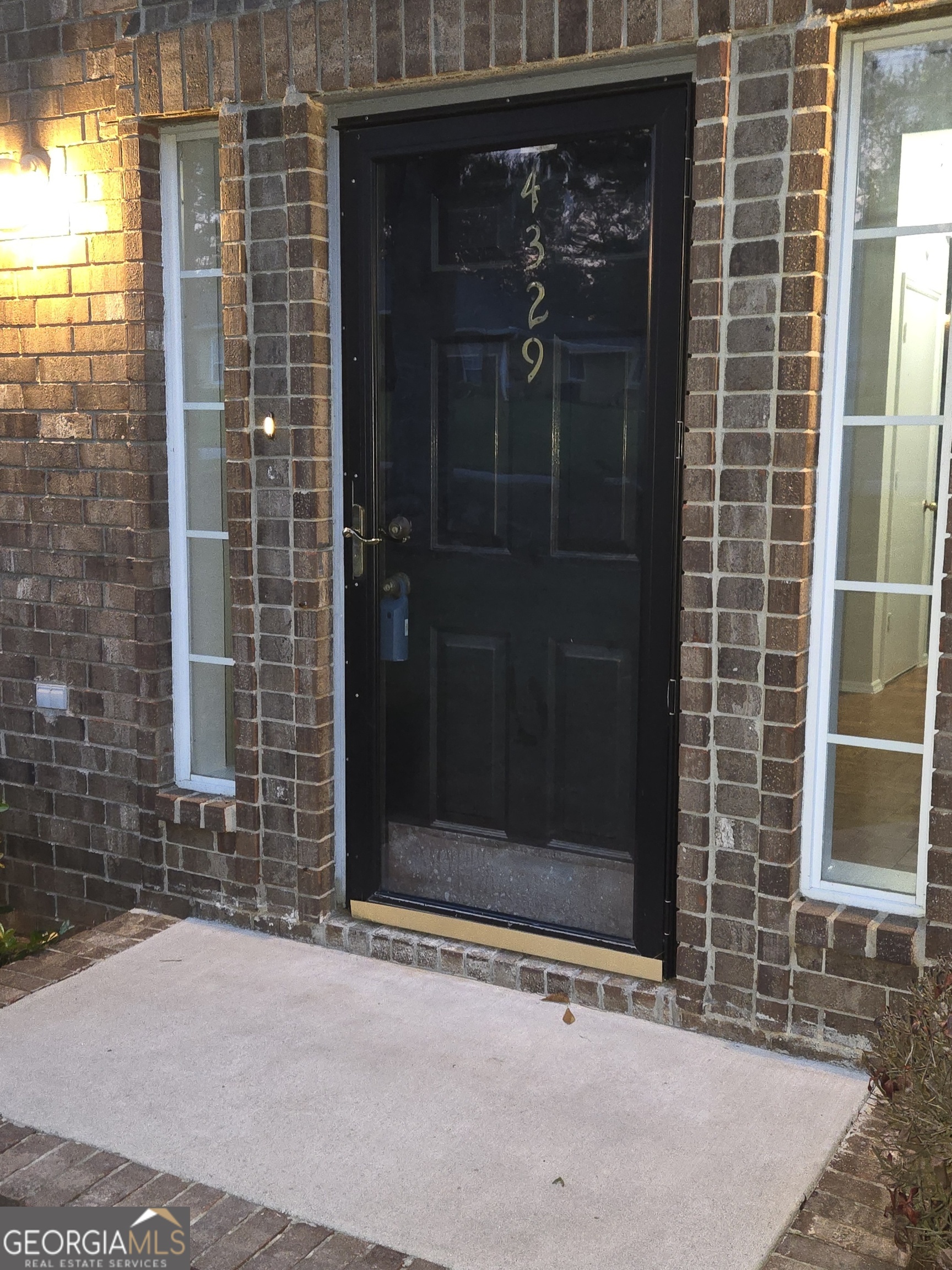4329 Wesley Way Property Photo 7