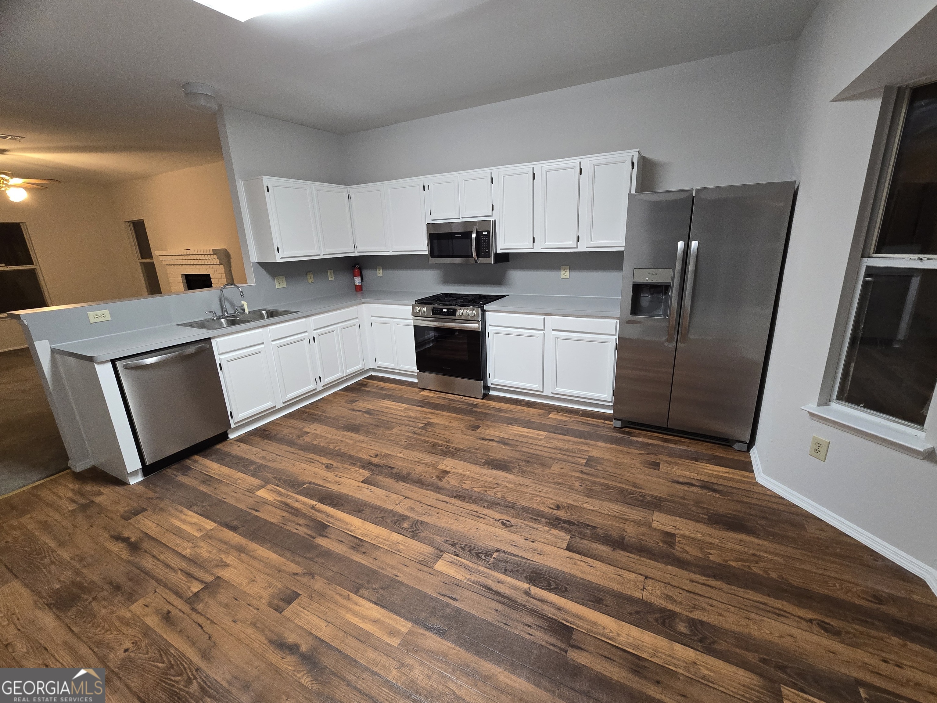 4329 Wesley Way Property Photo 18