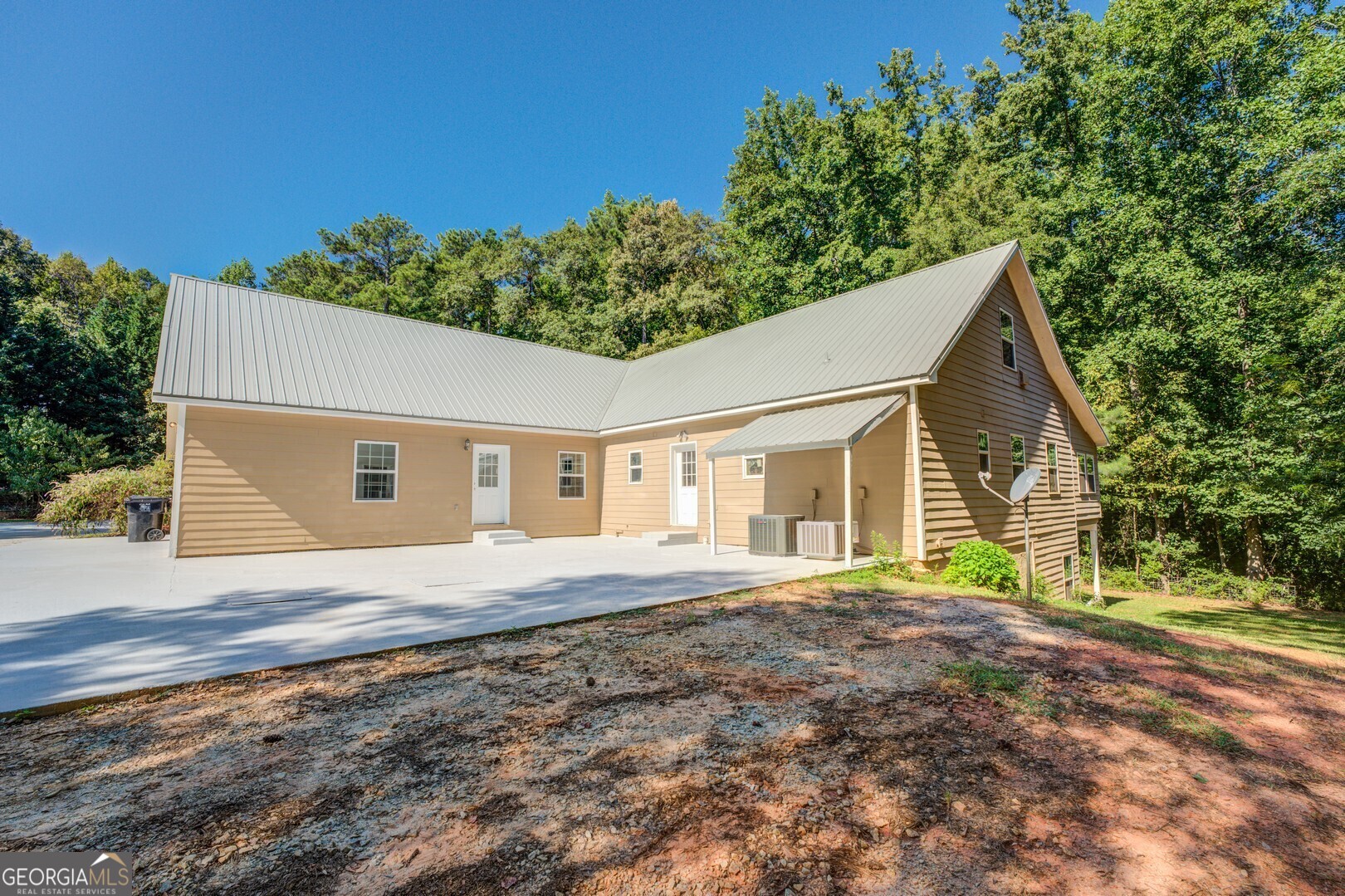 371 Oakland Road Property Photo 10