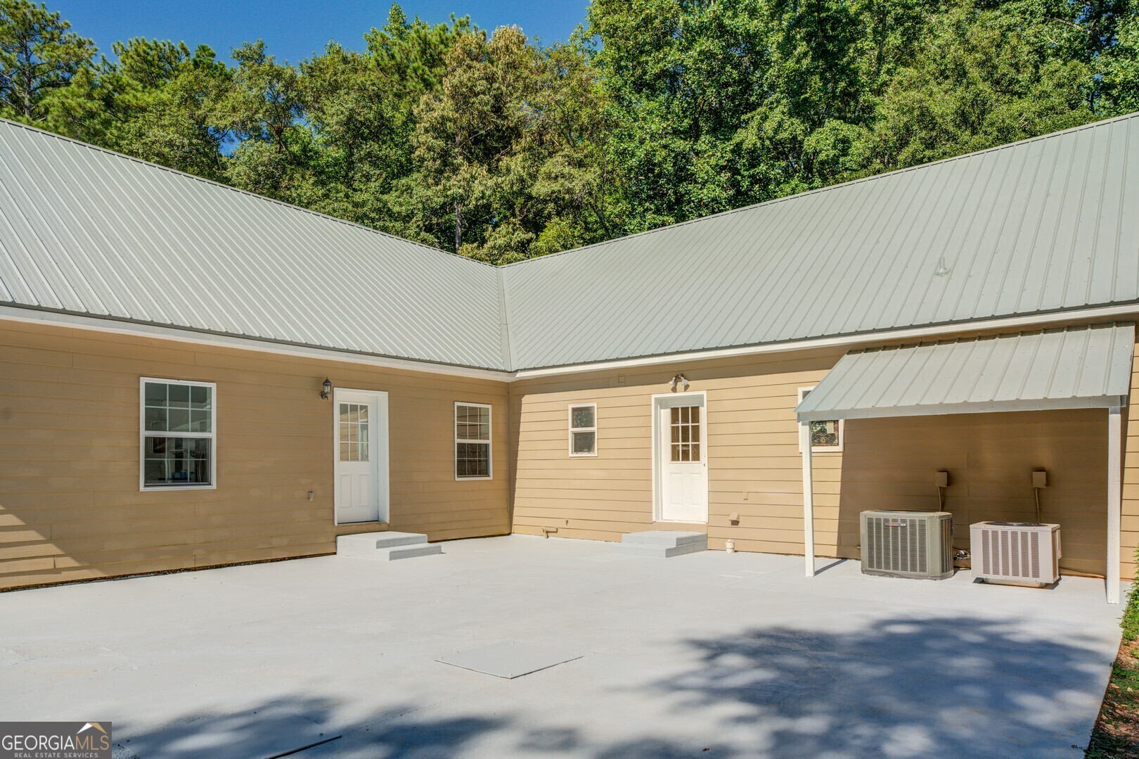 371 Oakland Road Property Photo 11