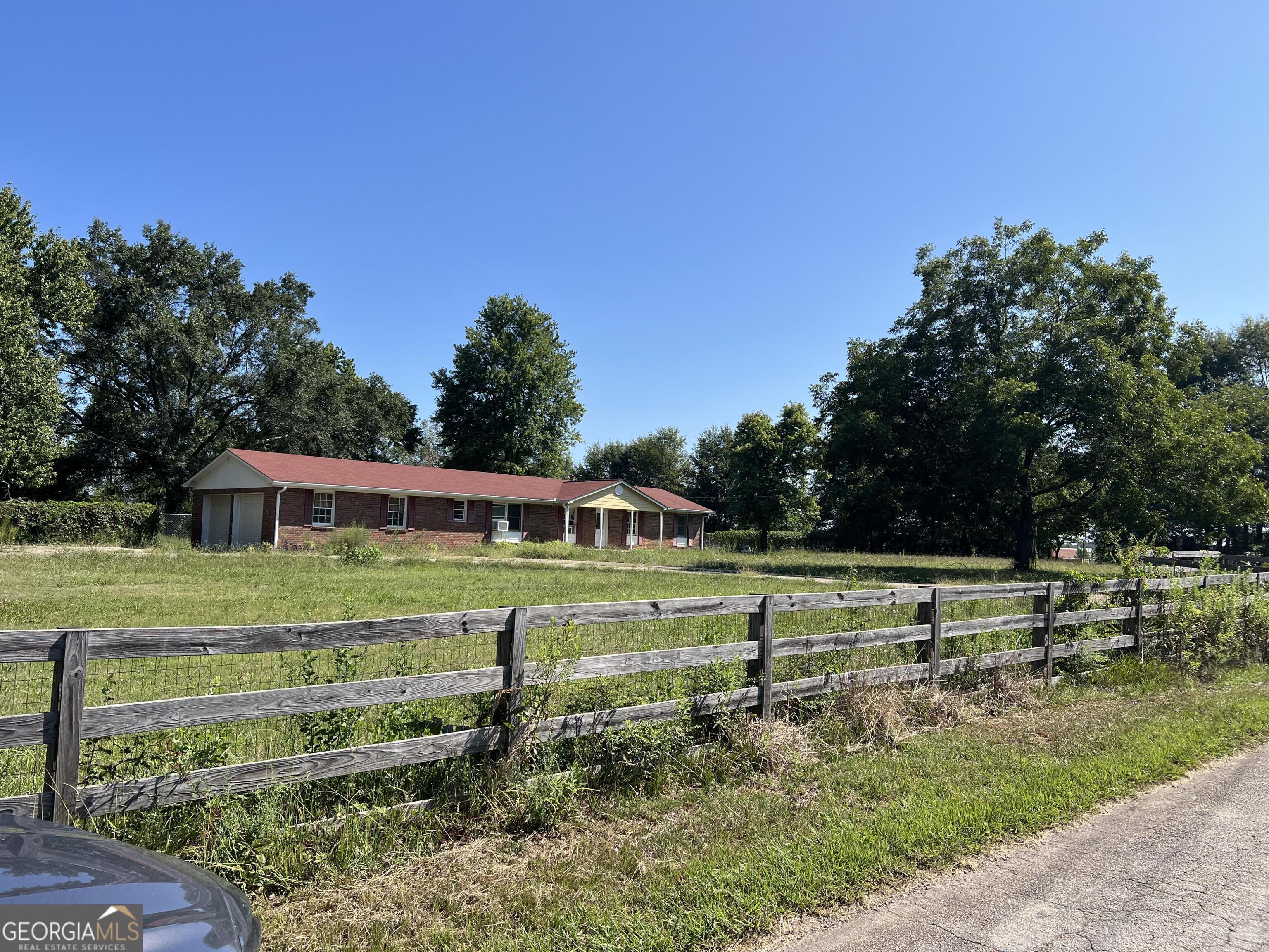 175 Moss Drive Property Photo 3