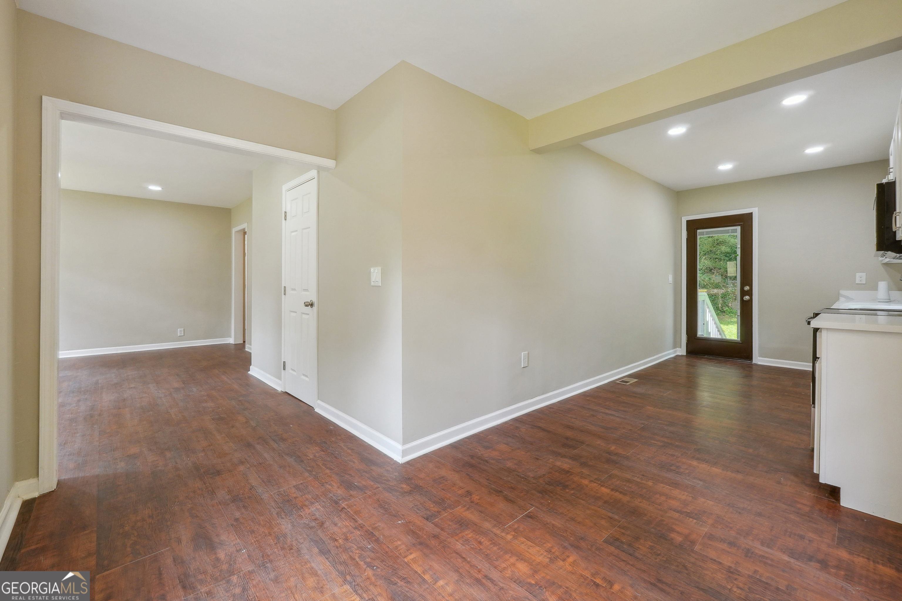 1847 Ridgeland Drive Property Photo 8