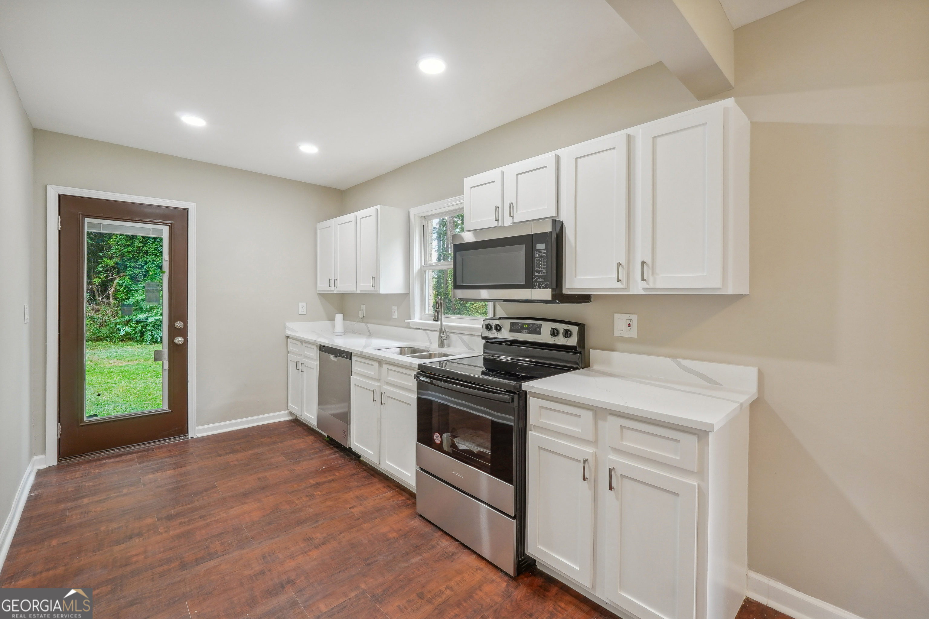 1847 Ridgeland Drive Property Photo 10