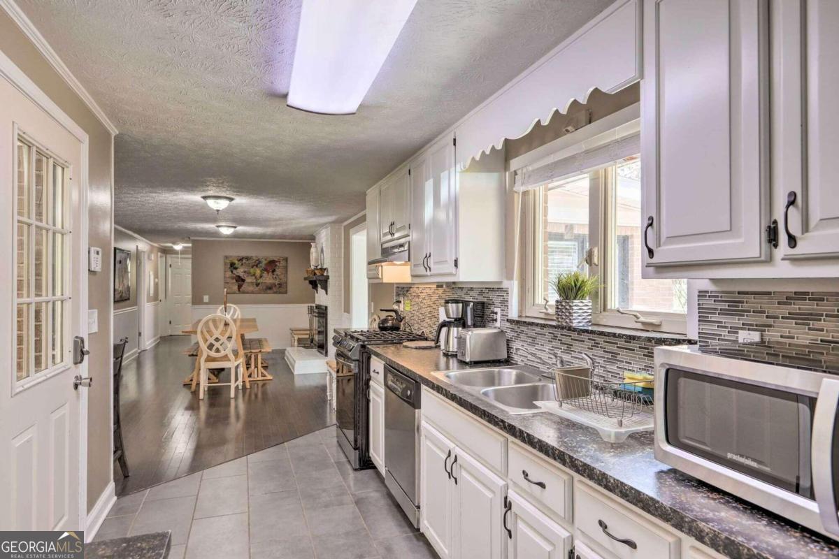 6207 Moss Drive Property Photo 8