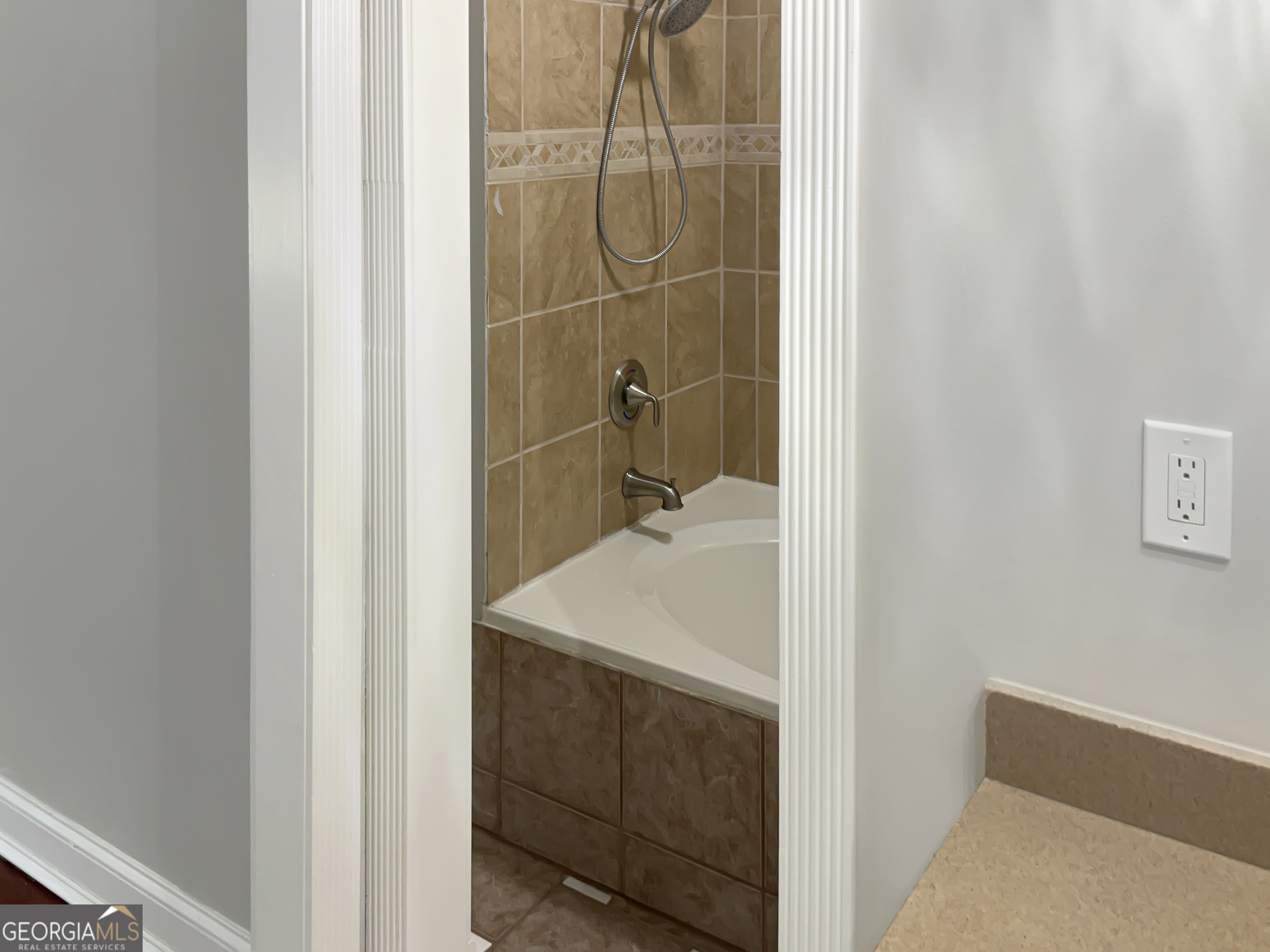 305 Crest Pointe S Property Photo 29