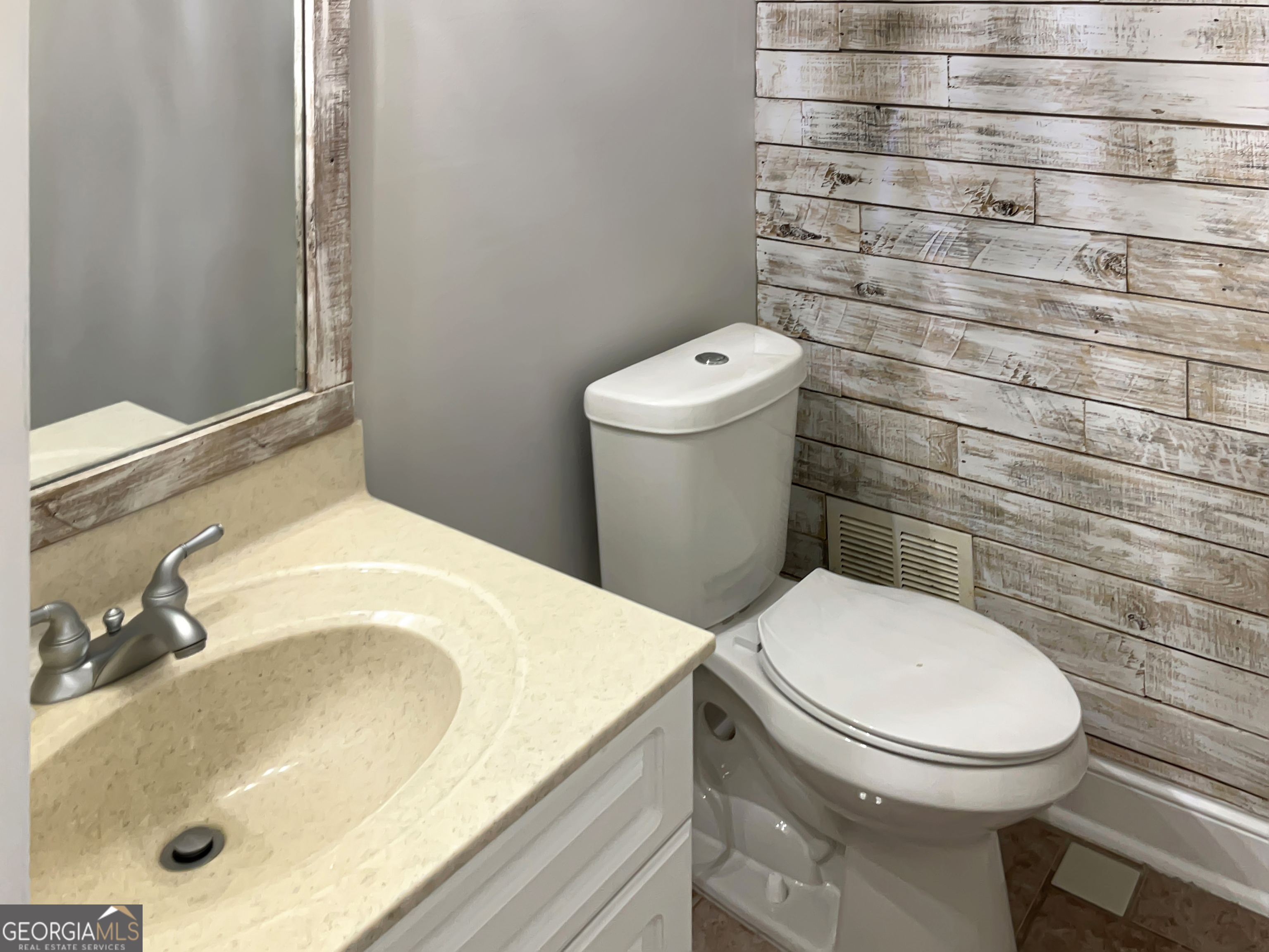 305 Crest Pointe S Property Photo 31