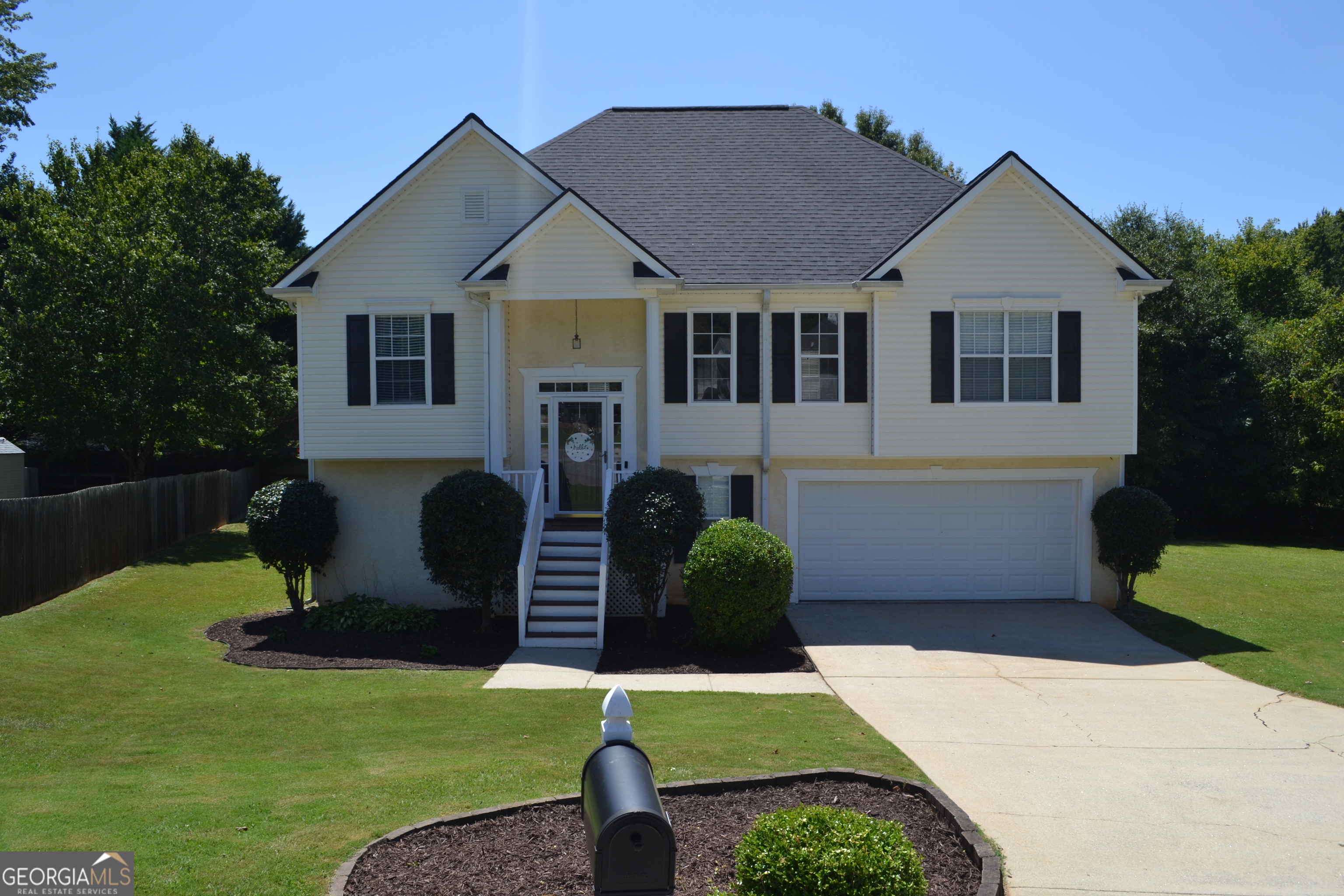 8 Kingsbrook Cove Property Photo 1