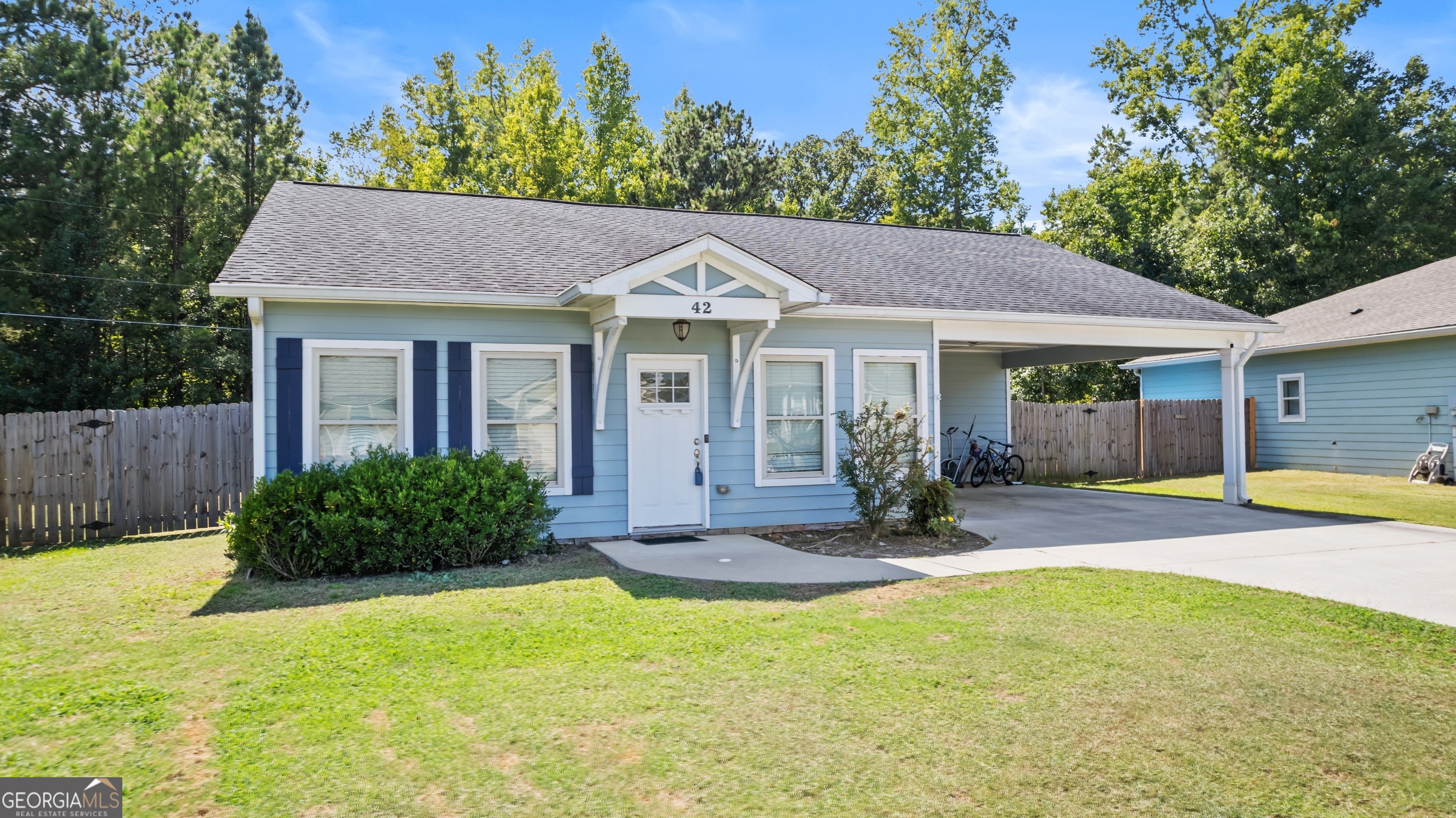 42 Willowrun Drive SW Property Photo 1