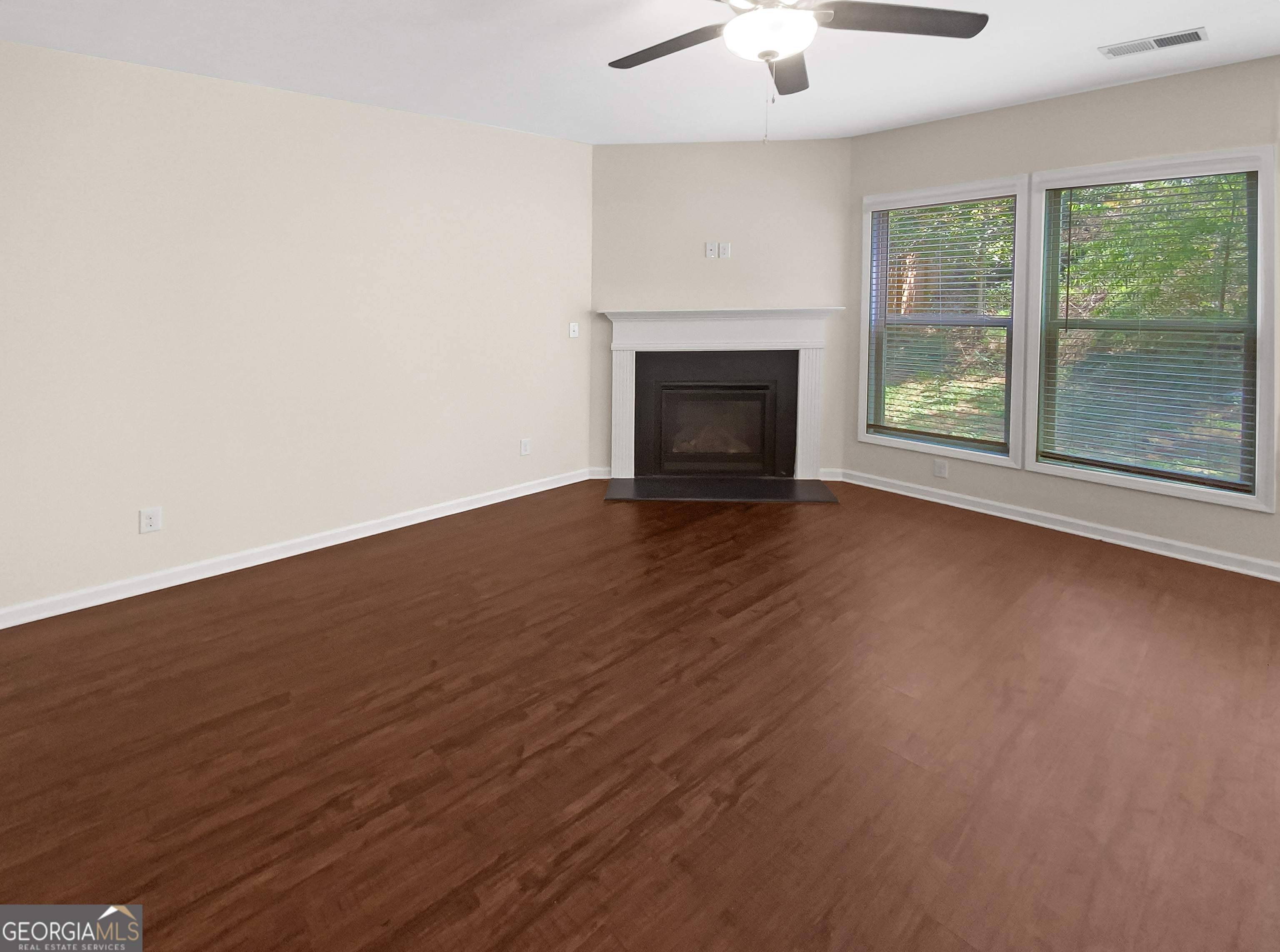 3612 Moon Crest Drive Property Photo 4