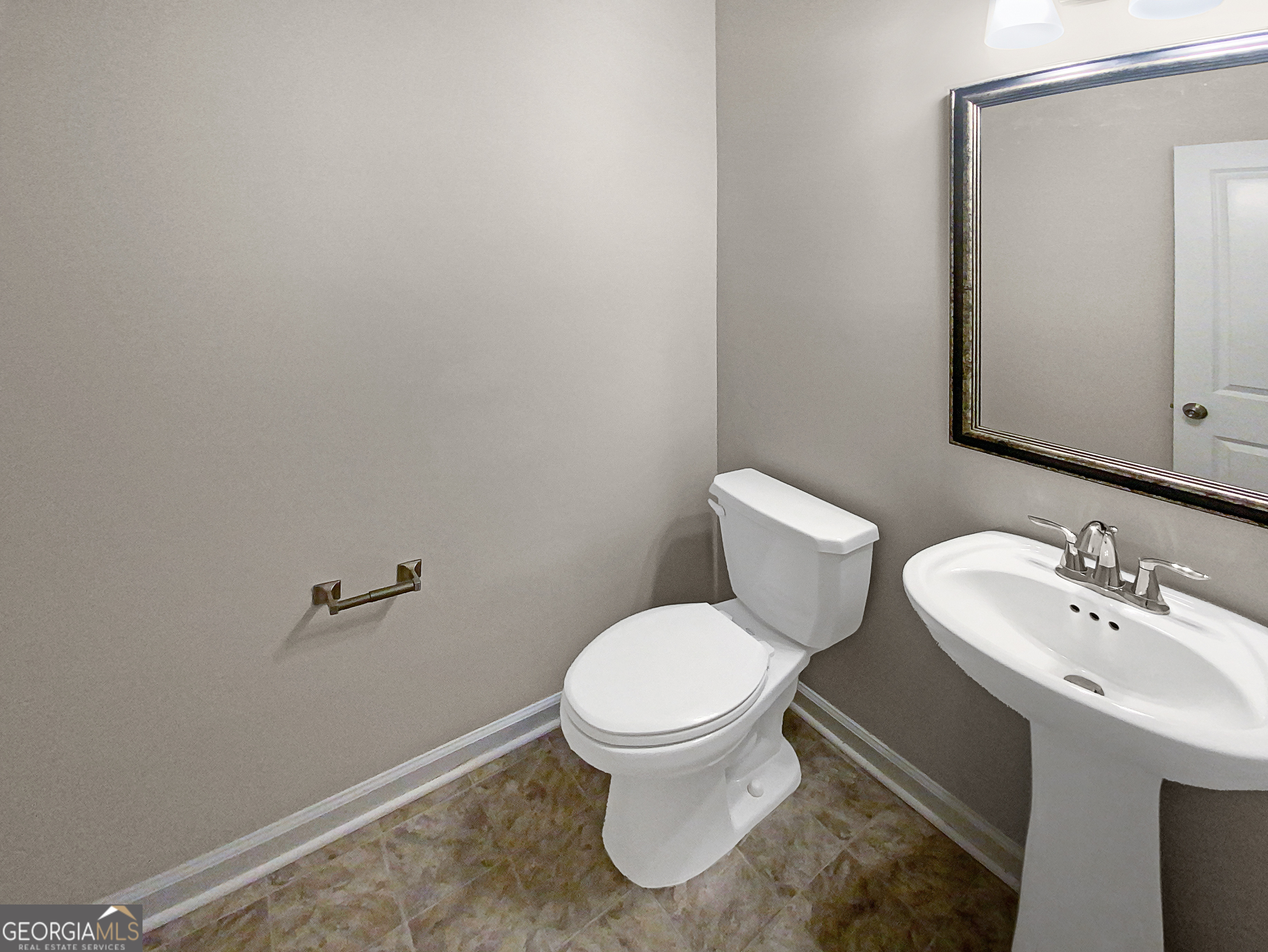 3612 Moon Crest Drive Property Photo 8