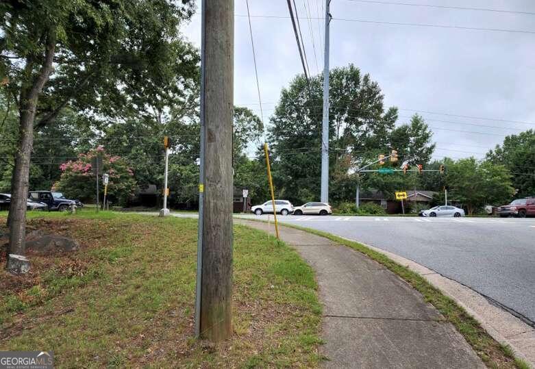 3061 Sandy Plains Road Property Photo 3