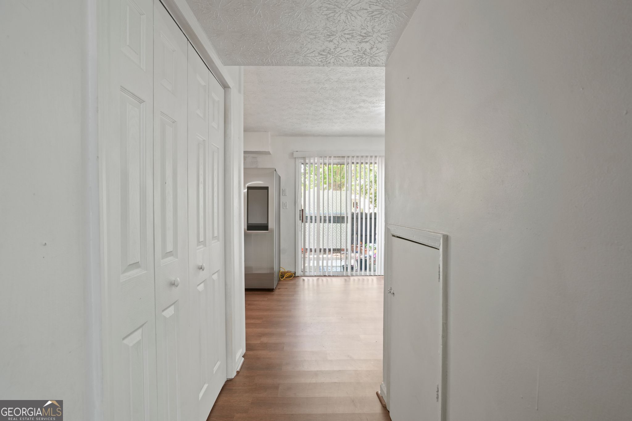 6584 Sleepy Hollow Lane Property Photo 3