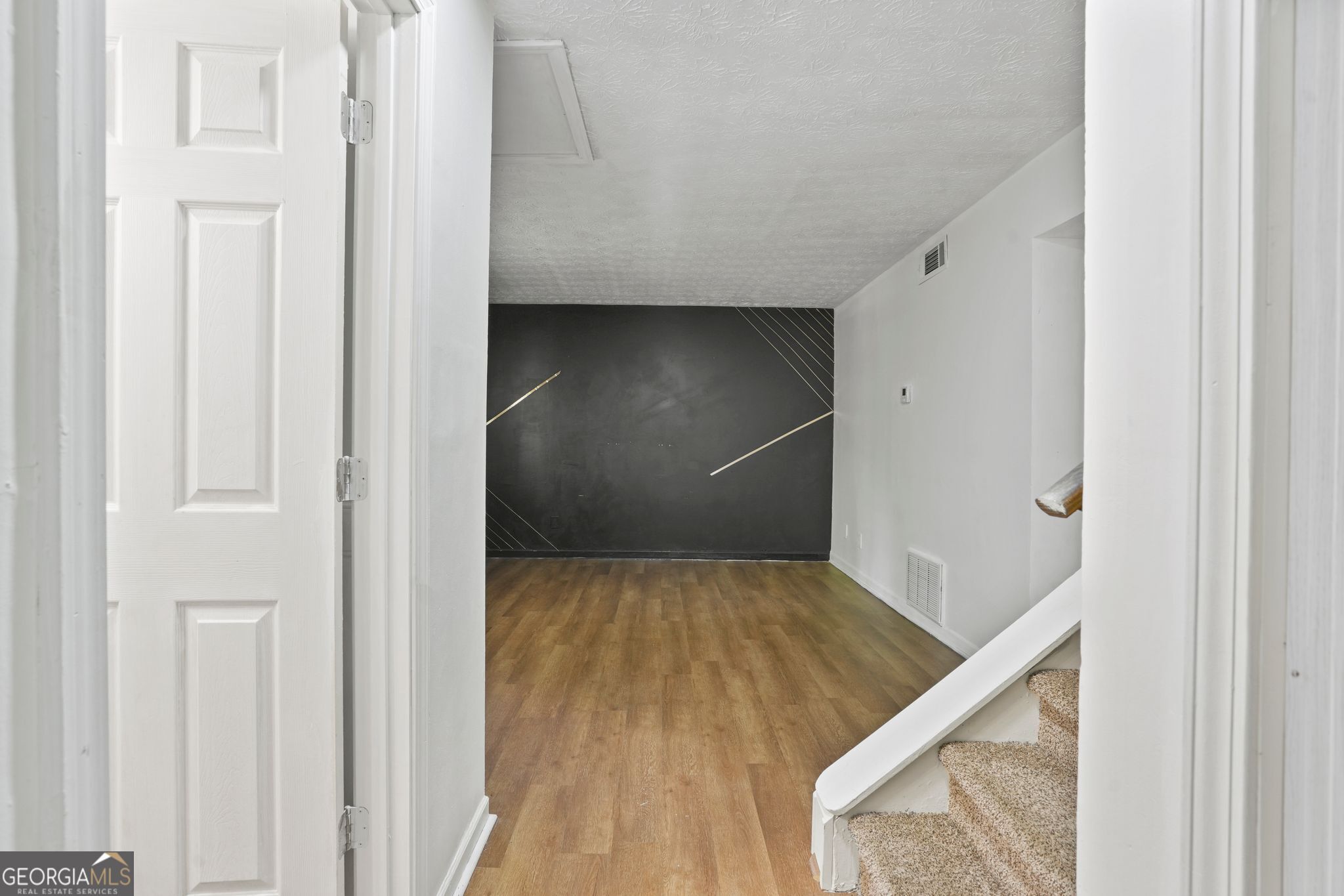 6584 Sleepy Hollow Lane Property Photo 8