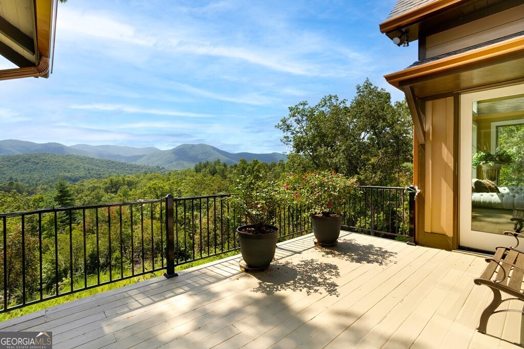 205 Hightower Ridge Drive Property Photo 4
