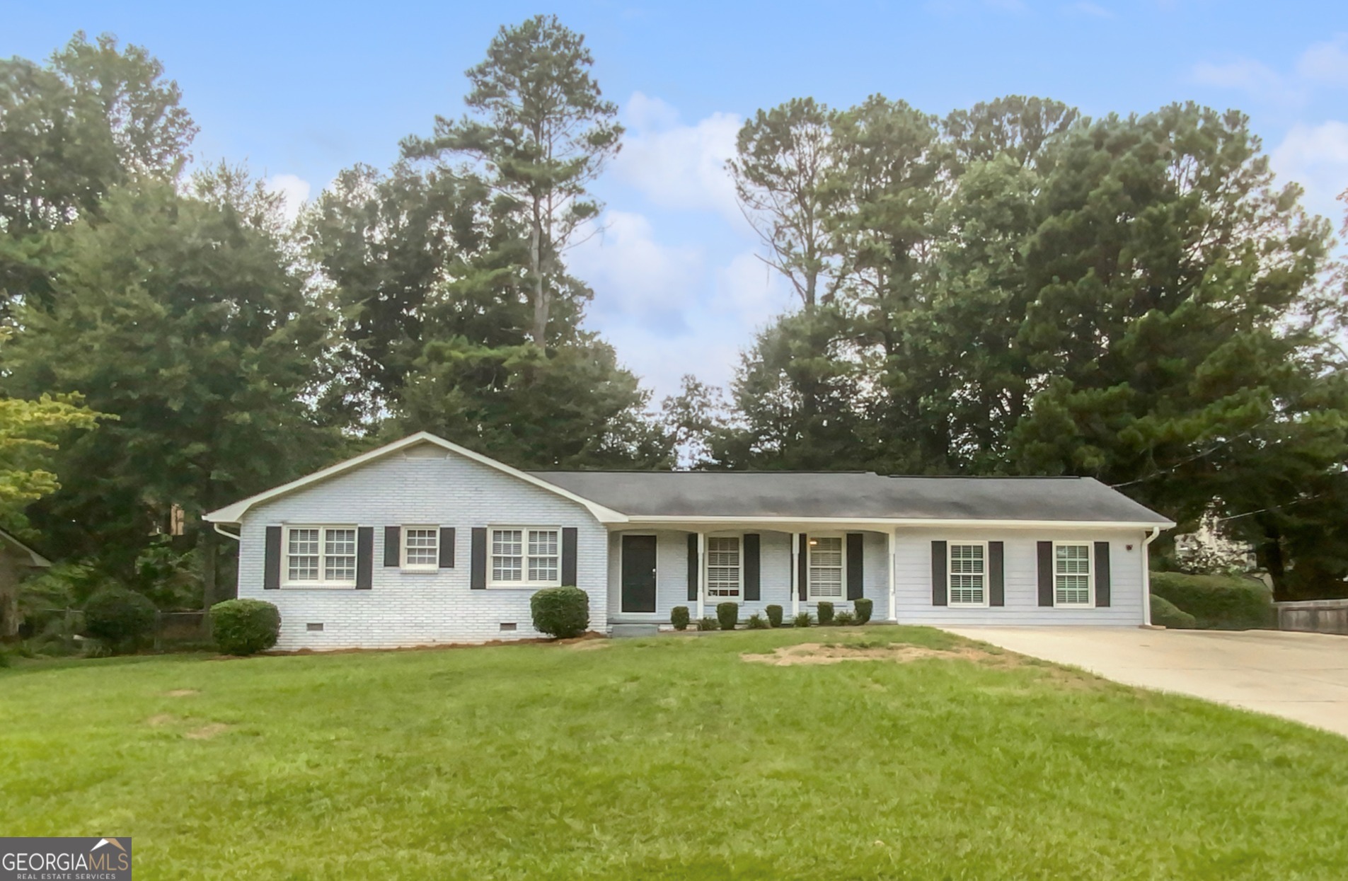 720 Smithstone Road Se Property Photo 1