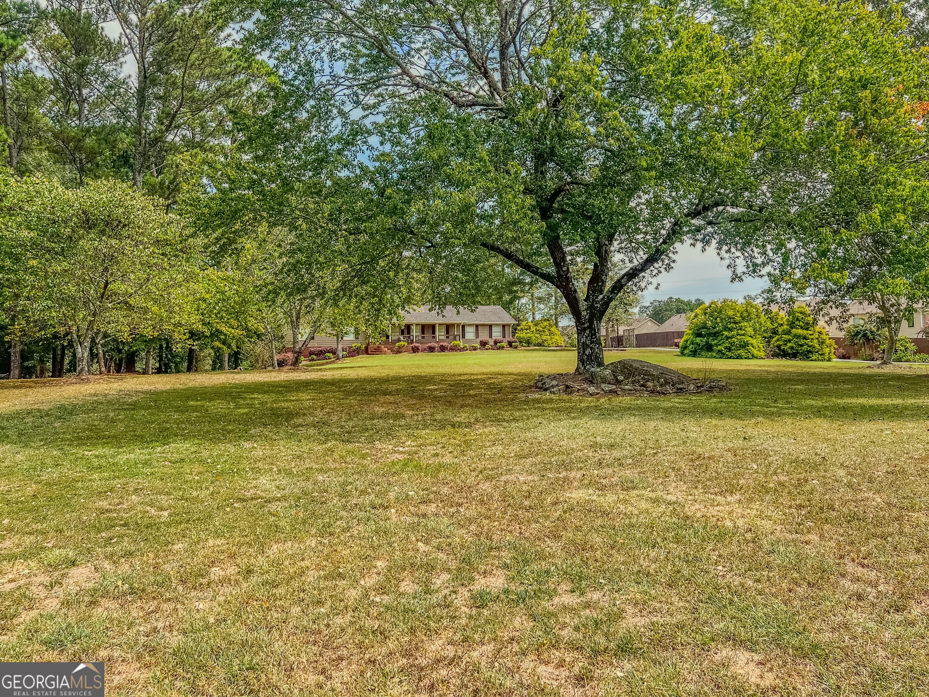 1152 Harbins Road Property Photo 4
