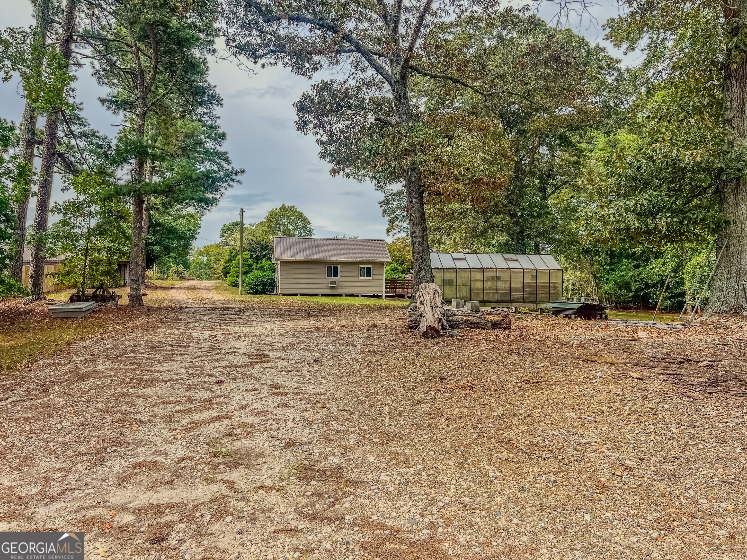1152 Harbins Road Property Photo 7