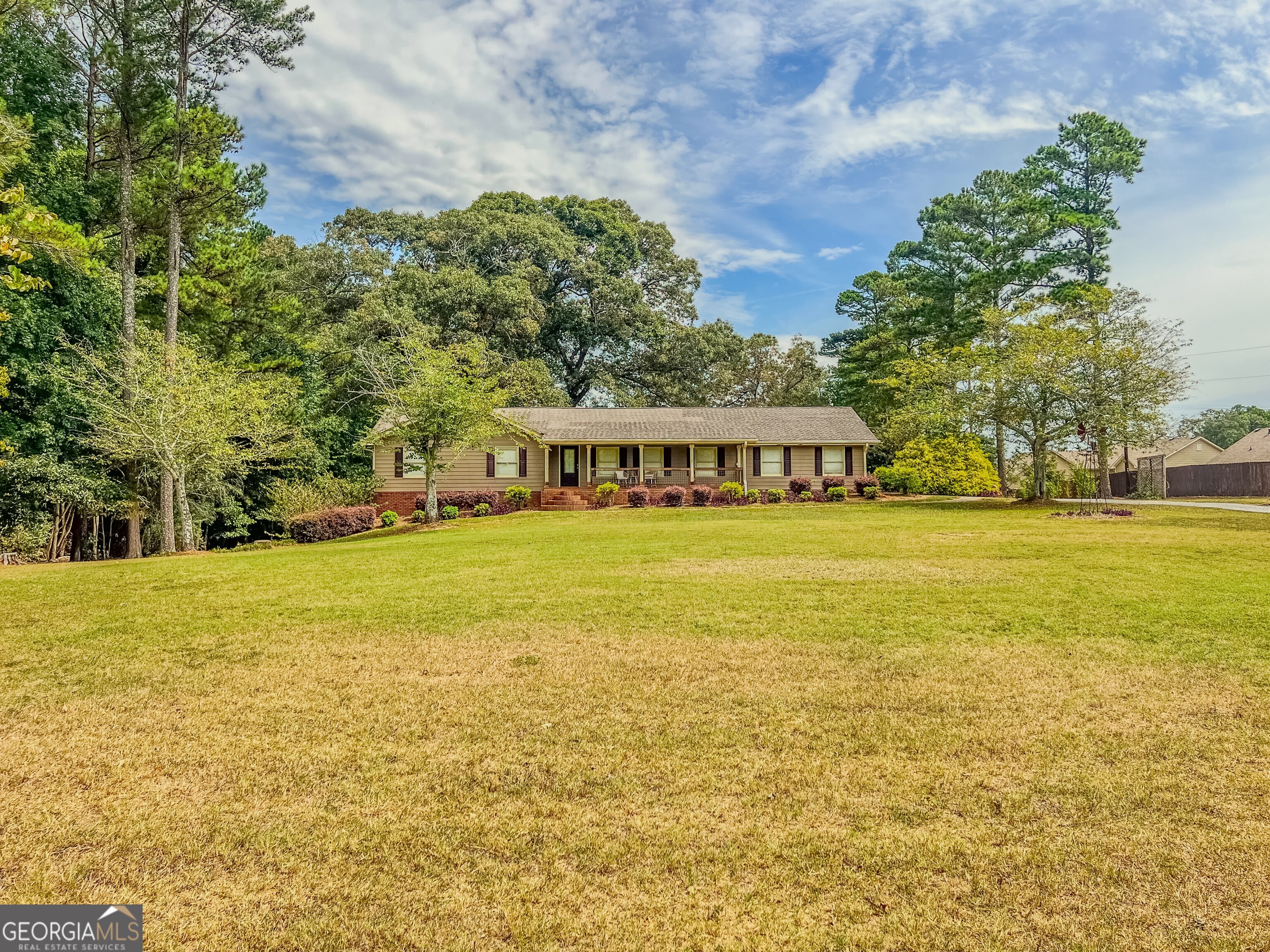 1152 Harbins Road Property Photo 1