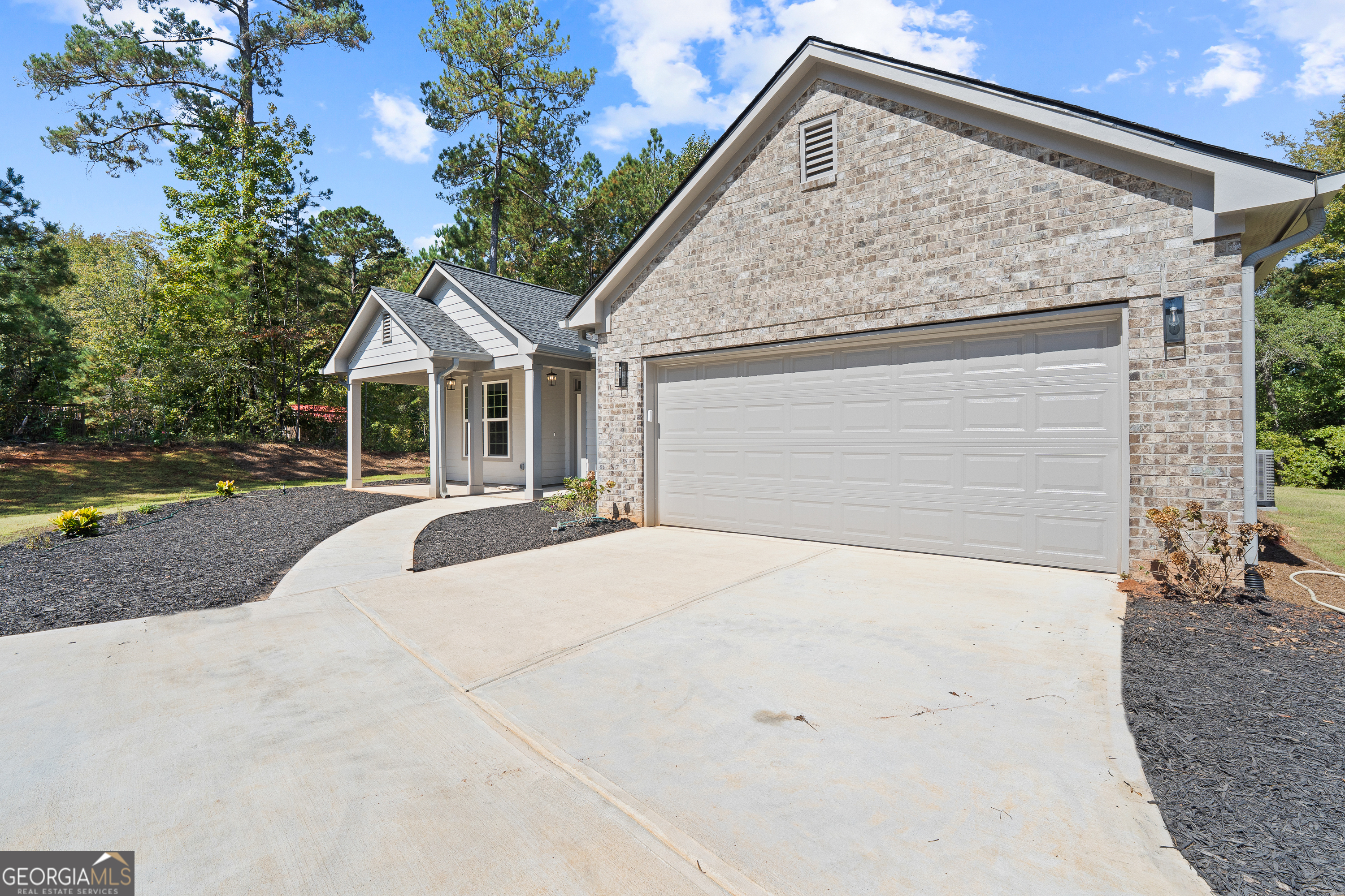 4477 Rivercliff Way Property Photo 3