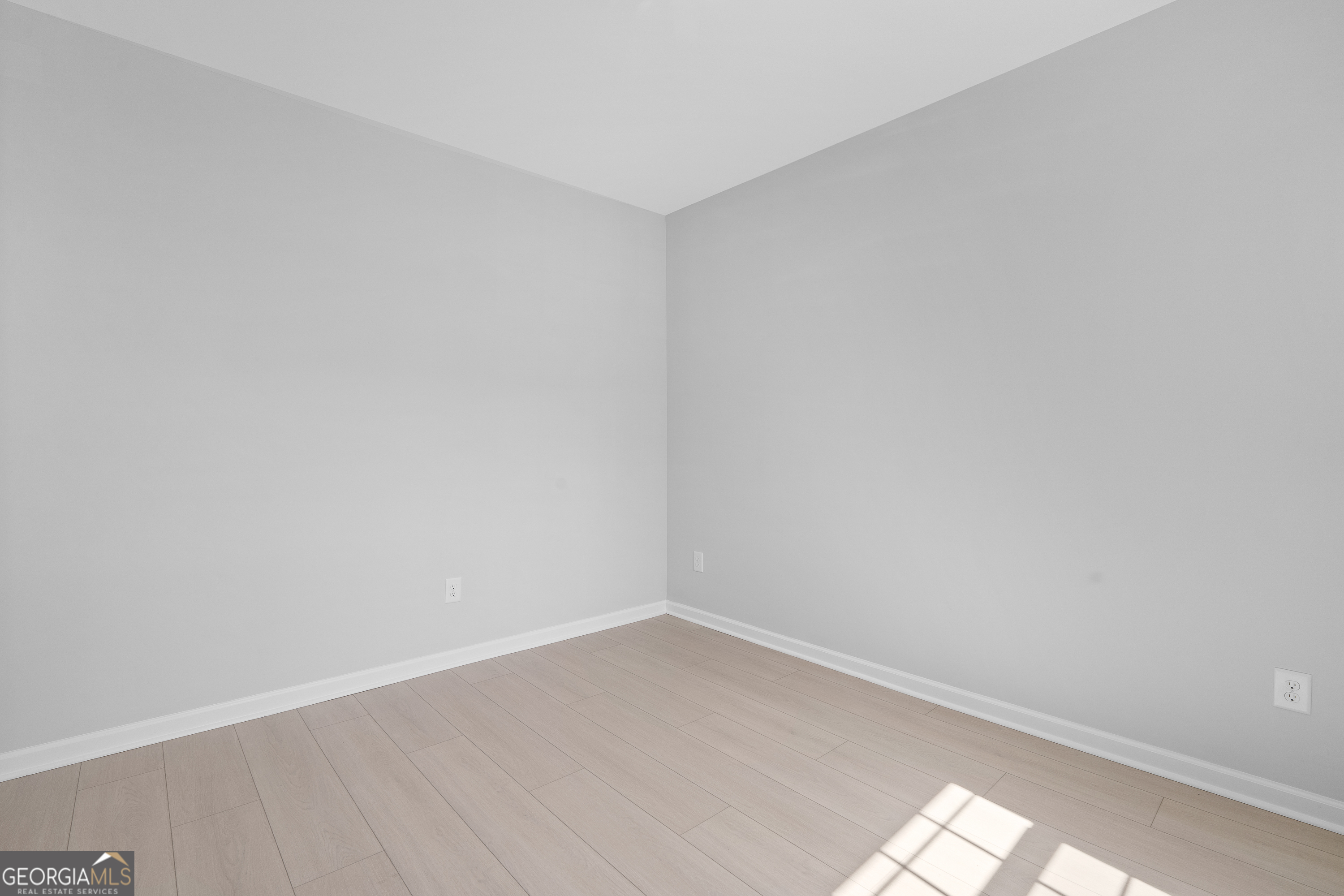 4477 Rivercliff Way Property Photo 11