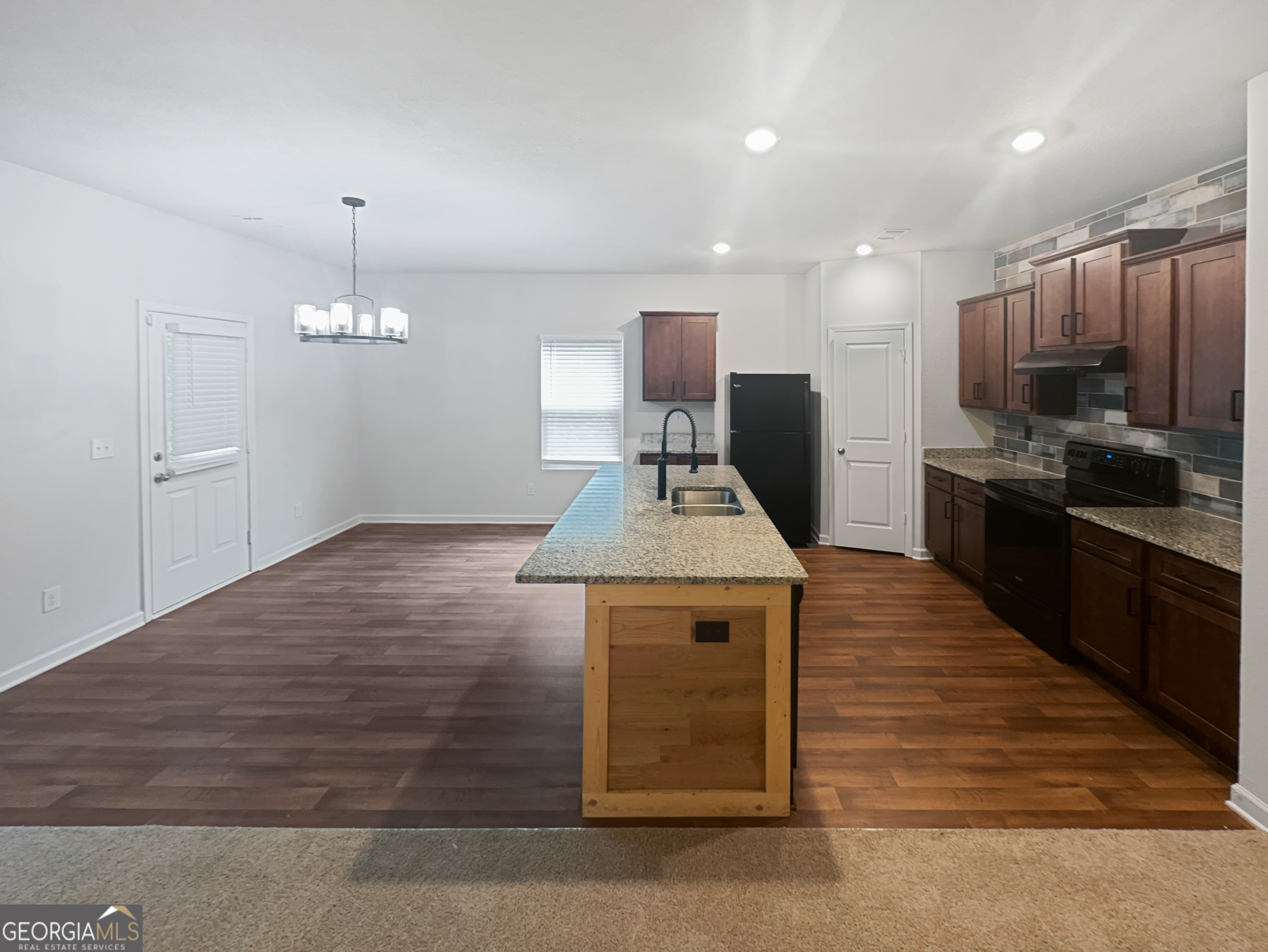 200 Augusta Woods Drive Property Photo 10