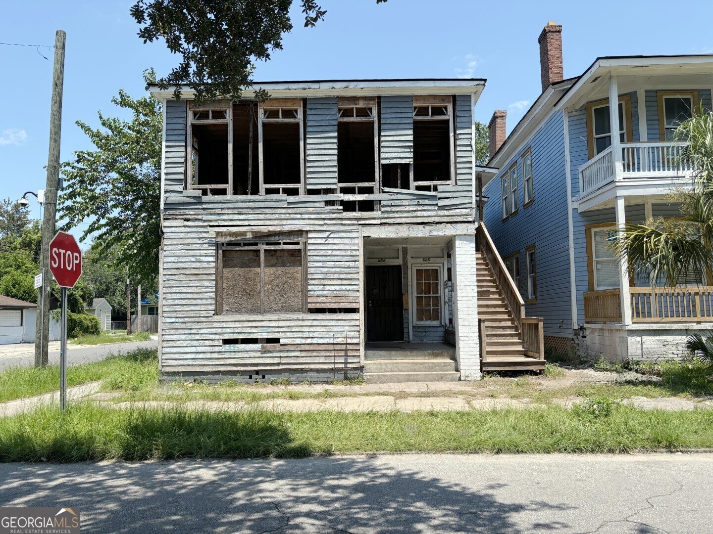 526 W 39th Street Property Photo 1