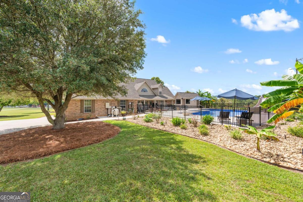 375 Dasher Street Property Photo 10