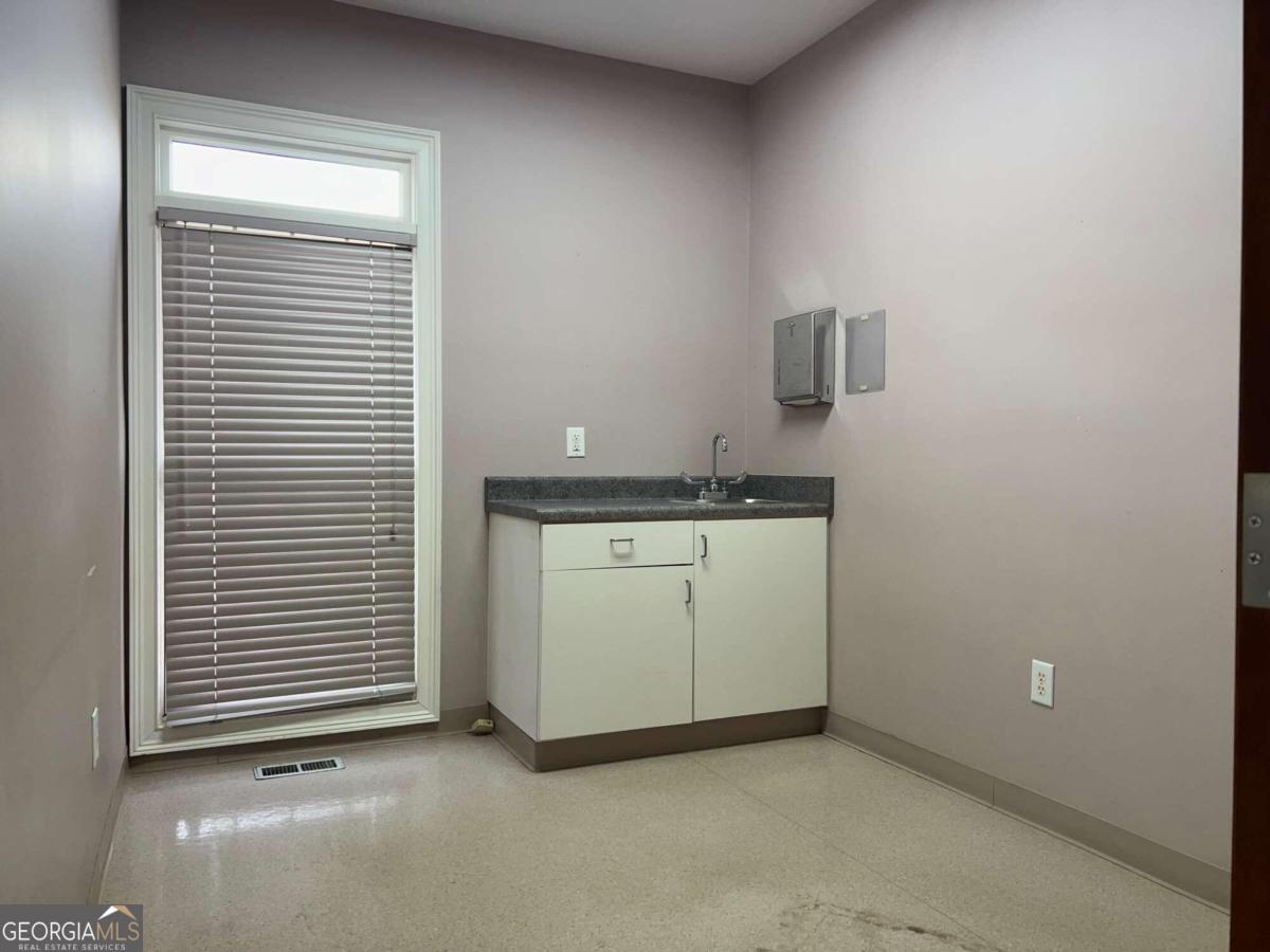 1351 Stonebridge Parkway # 106 Property Photo 8
