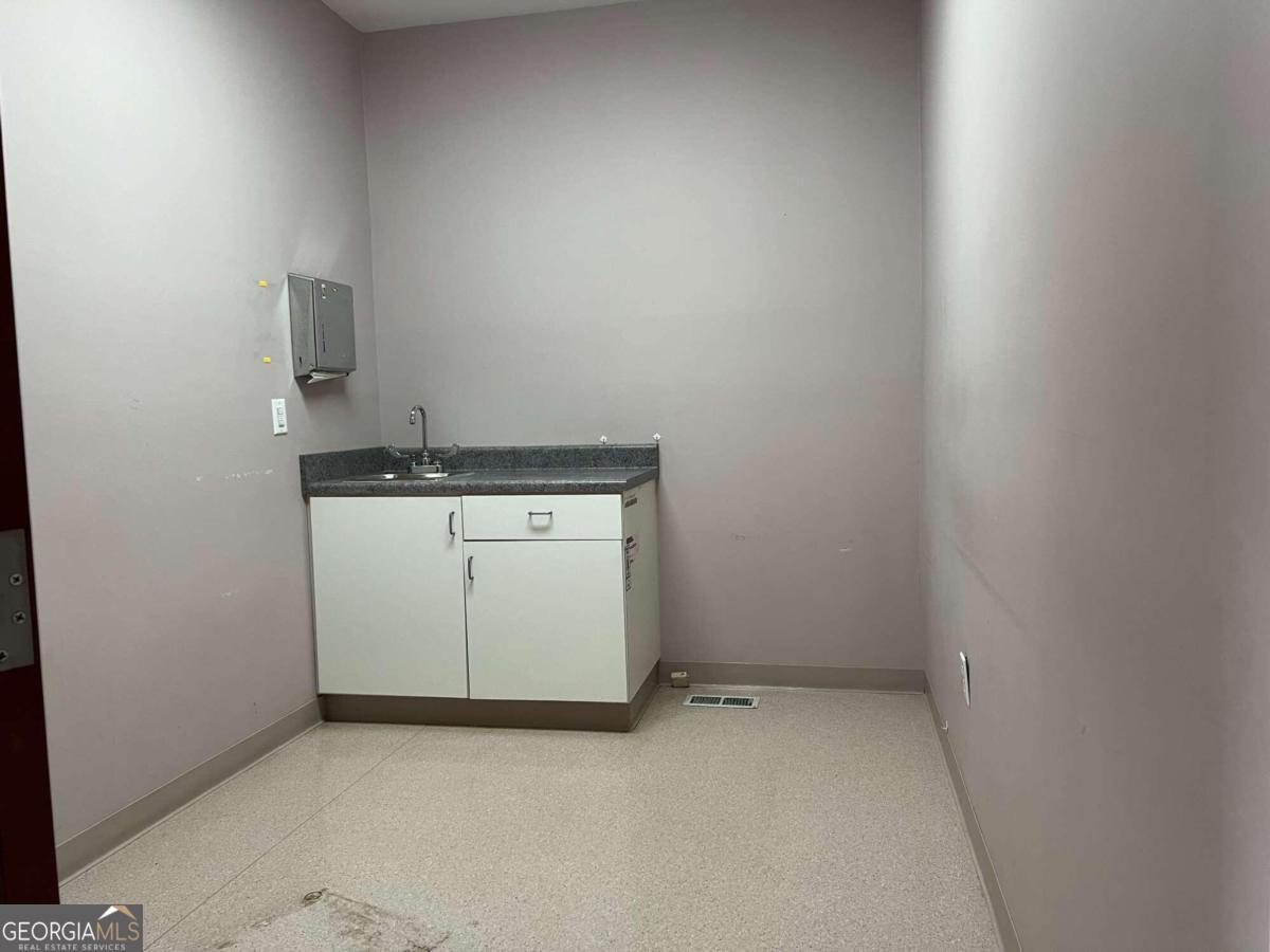 1351 Stonebridge Parkway # 106 Property Photo 9