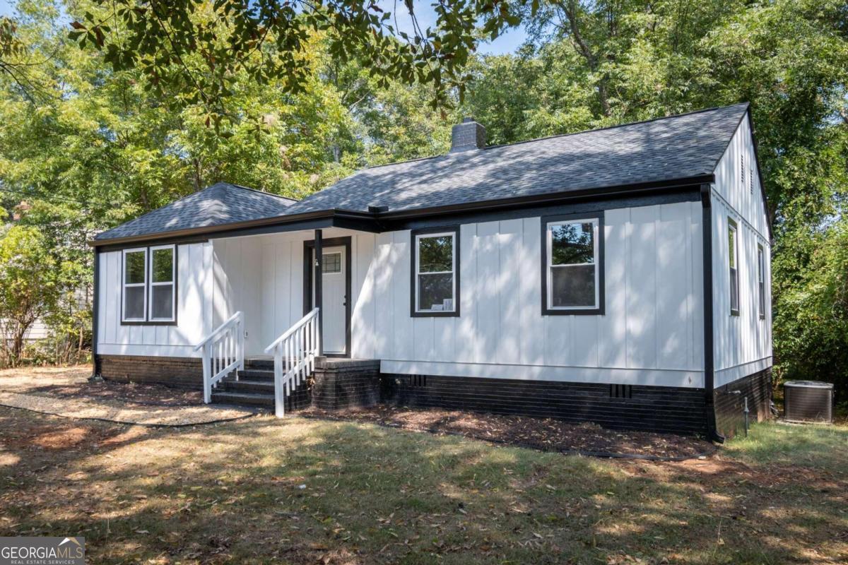 495 Clover Street Property Photo 1