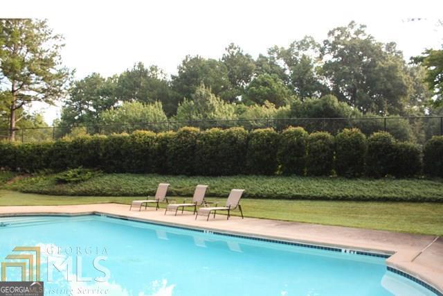 101 Sheffield Drive Property Photo 4