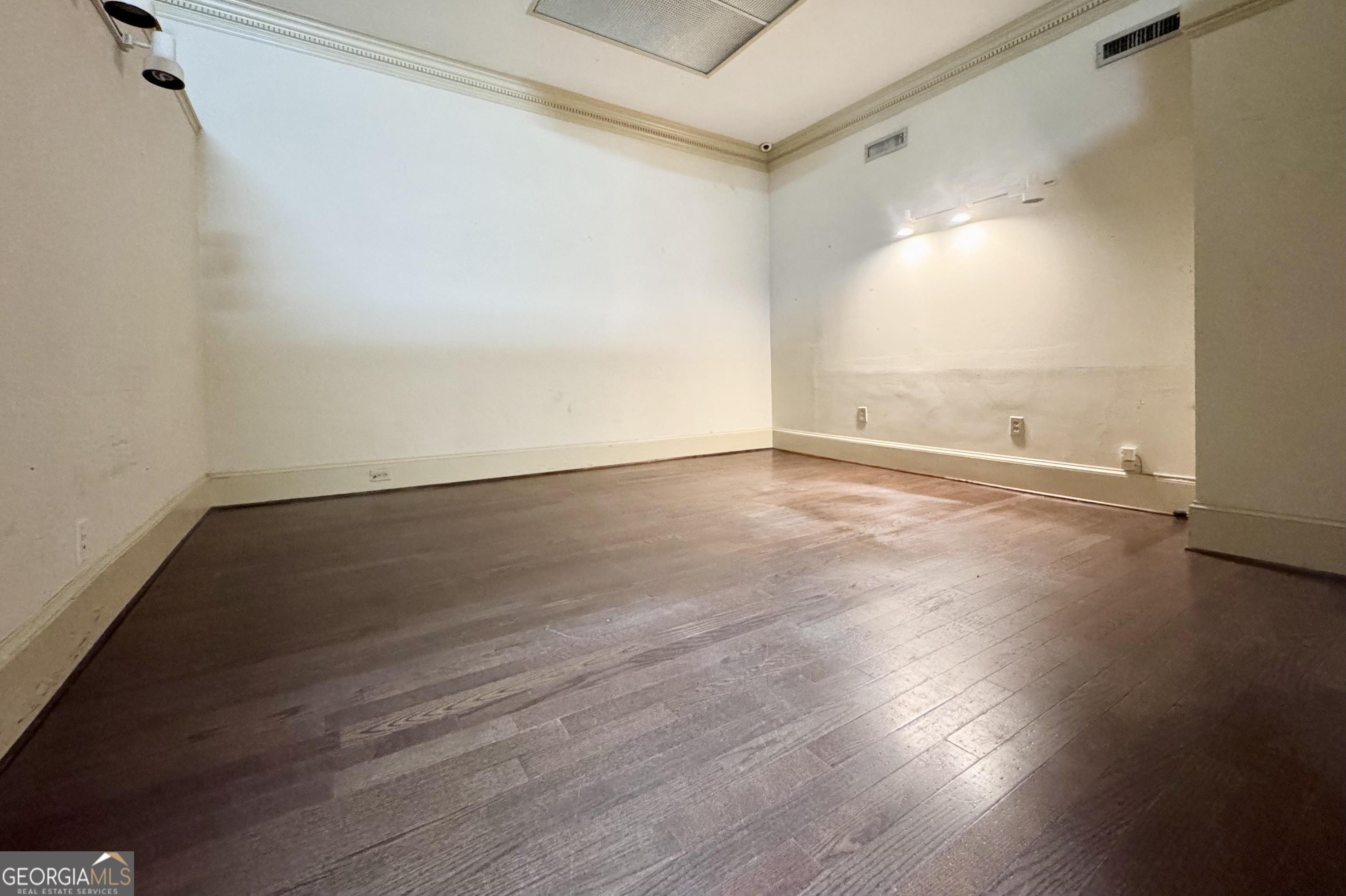 402 Rome Street Property Photo 31
