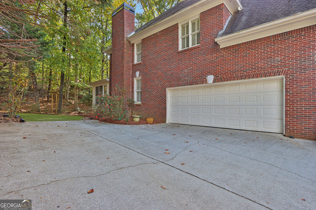 1620 Silverleaf Way Property Photo 4
