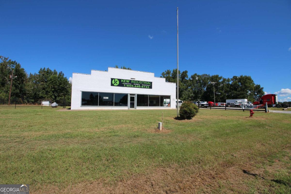 18 Highway 16 Property Photo 2