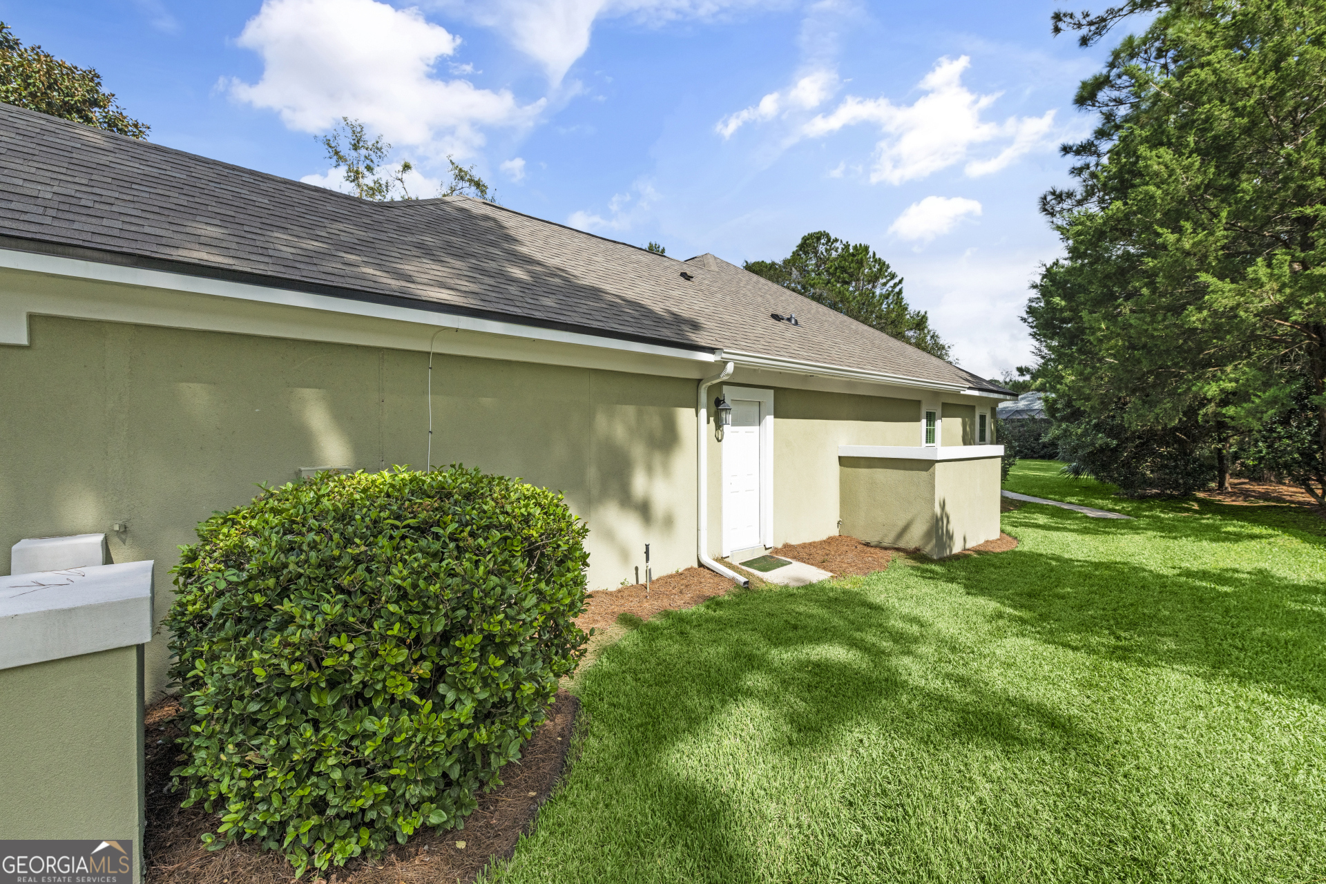 233 Cardinal Circle W Property Photo 4