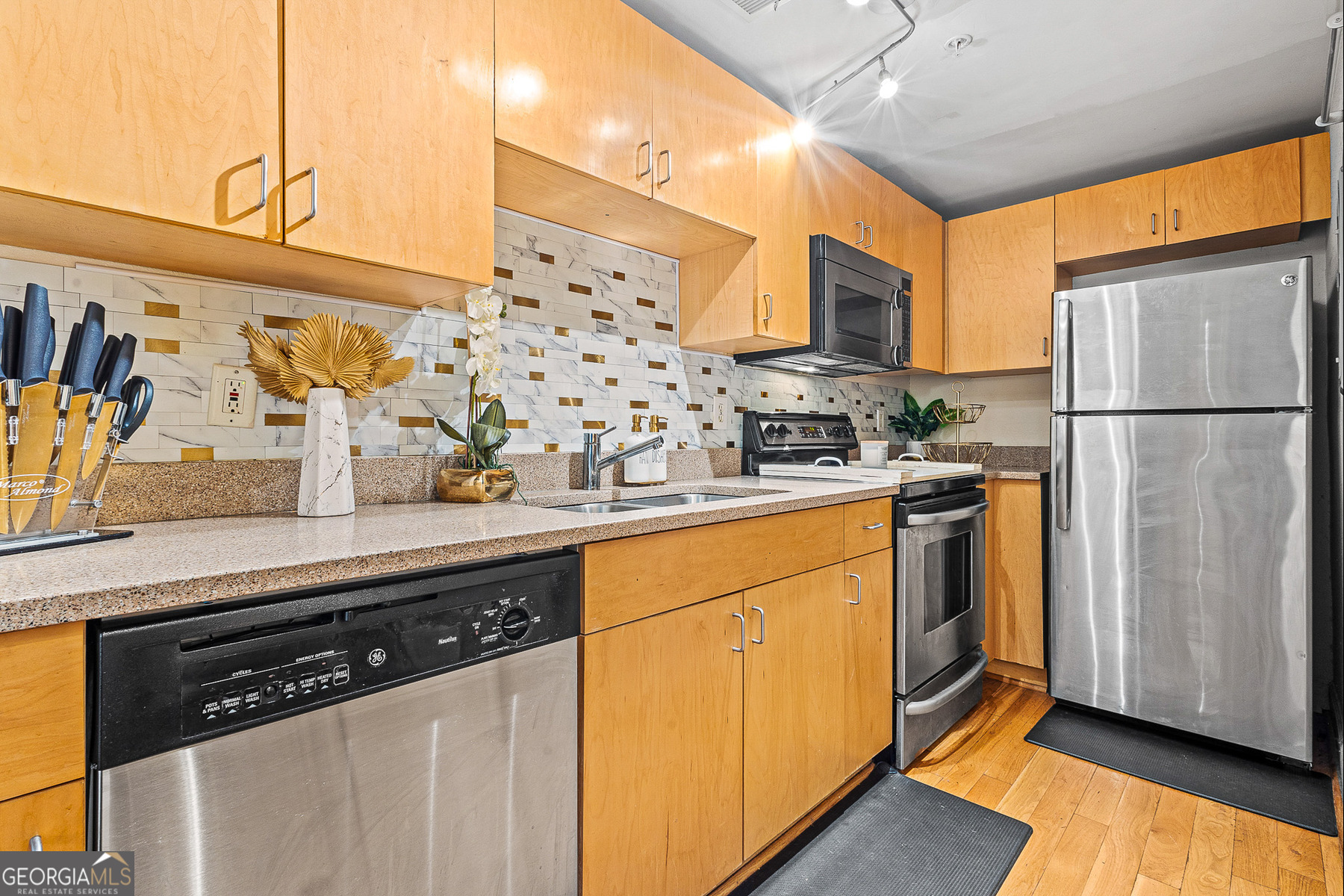 385 Ralph Mcgill Boulevard Ne Property Photo 10