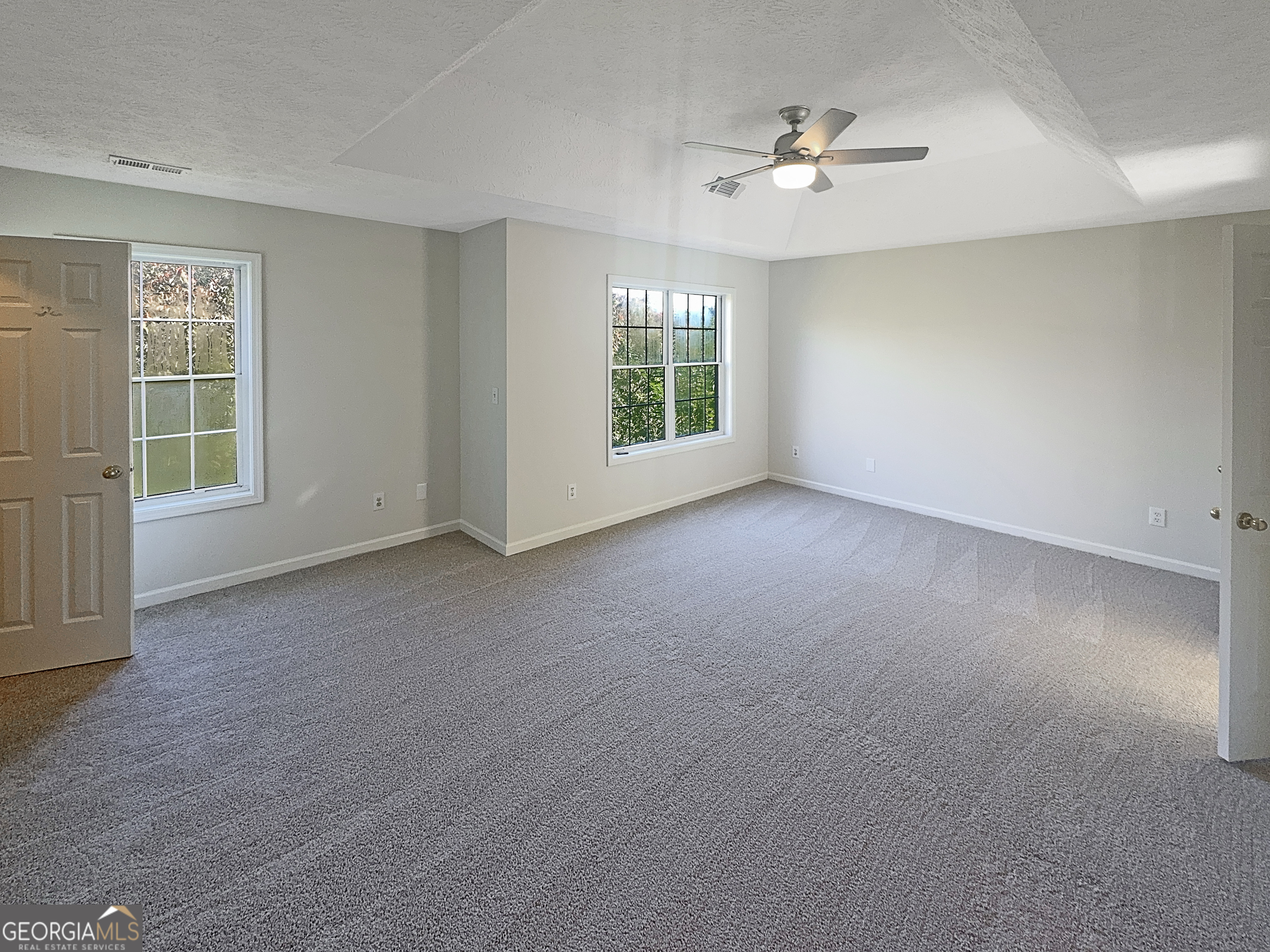 200 Eagle Glen Court Property Photo 6