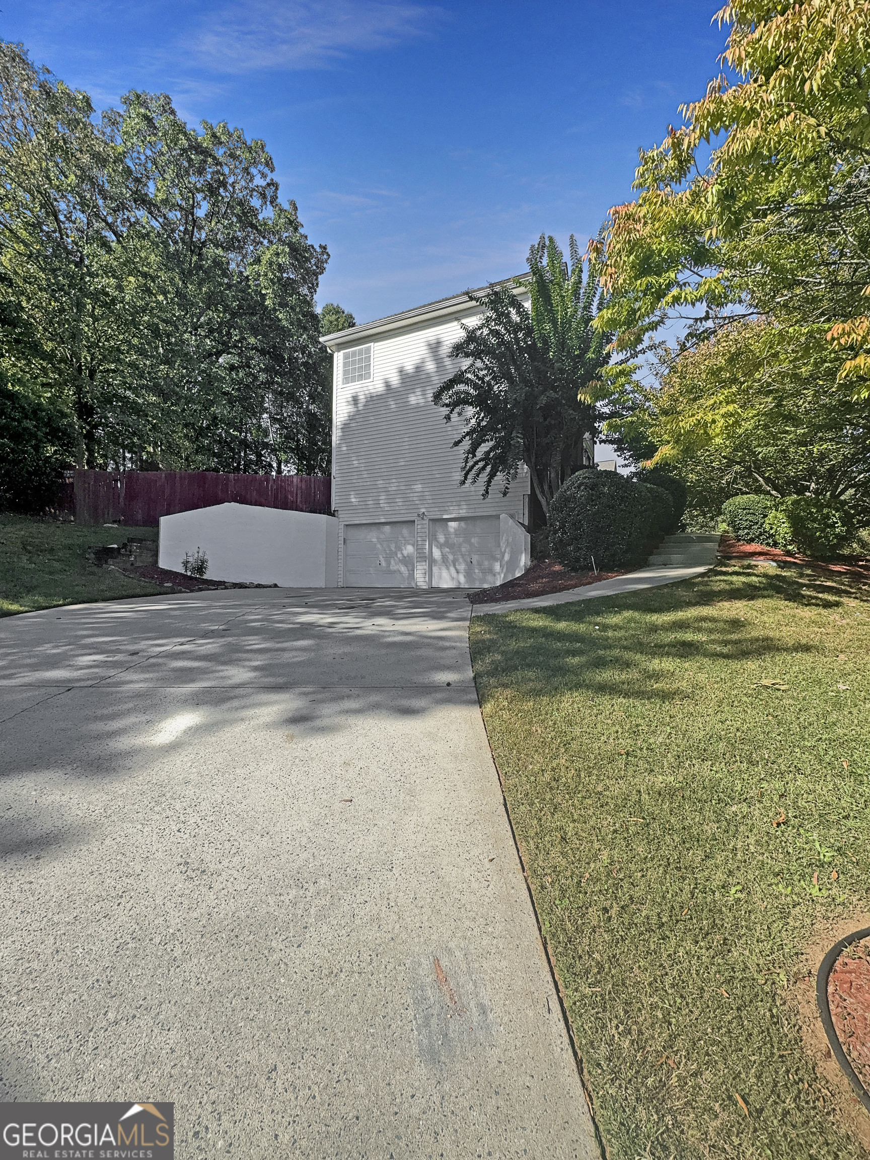 200 Eagle Glen Court Property Photo 12