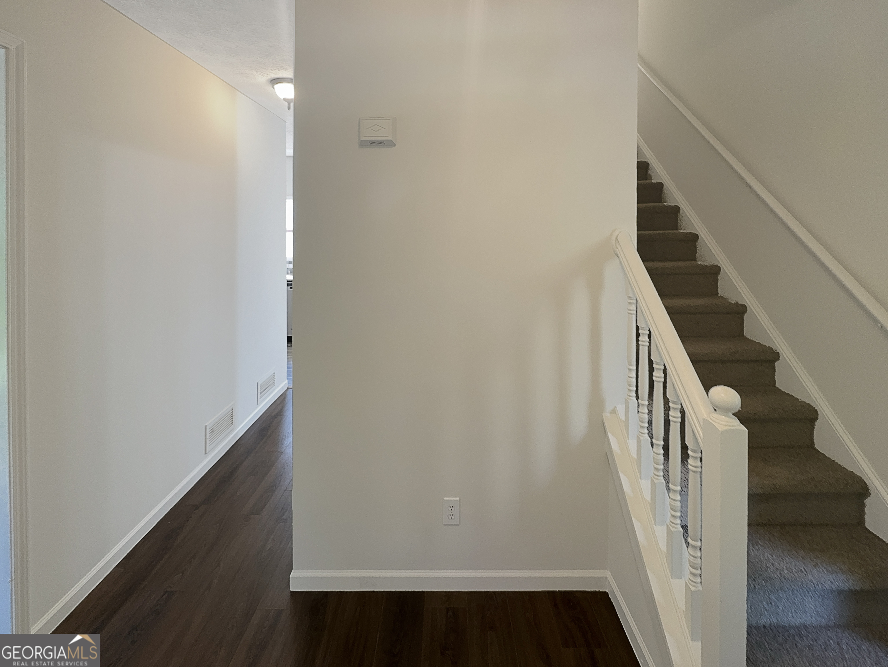 200 Eagle Glen Court Property Photo 13