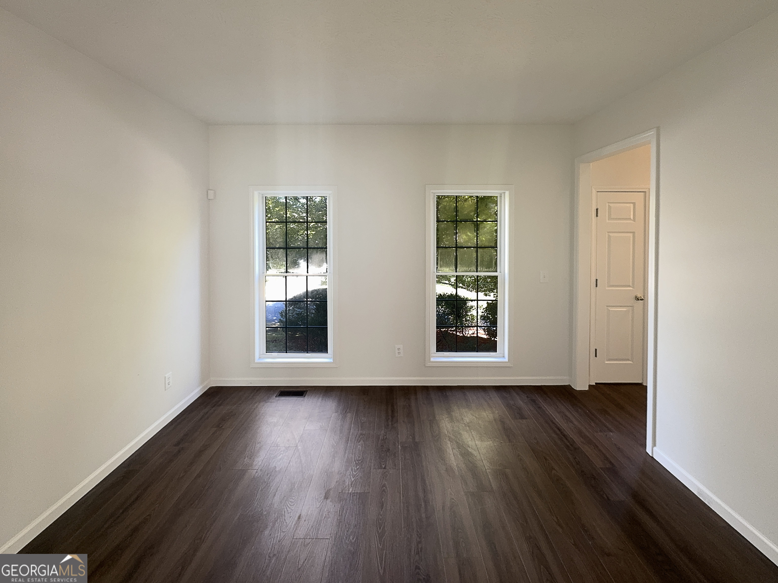200 Eagle Glen Court Property Photo 17
