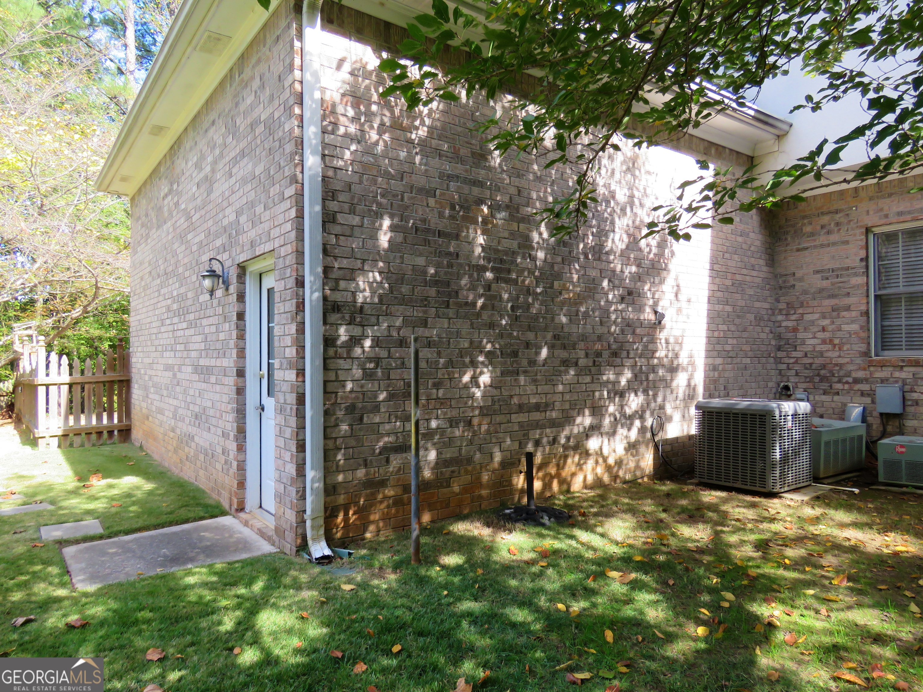 5335 Saville Drive Property Photo 21