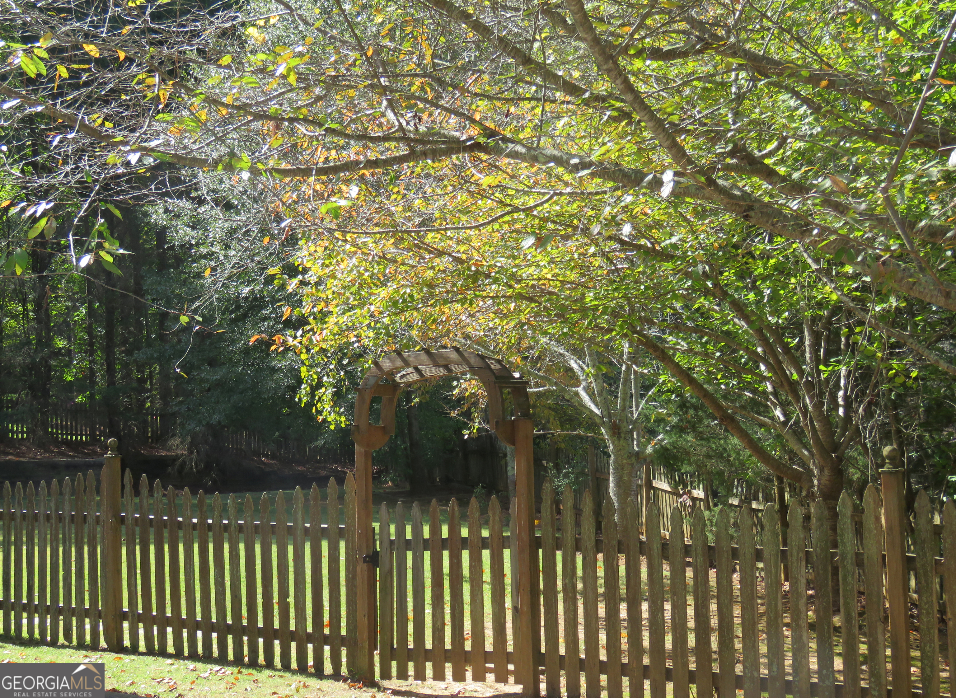 5335 Saville Drive Property Photo 23