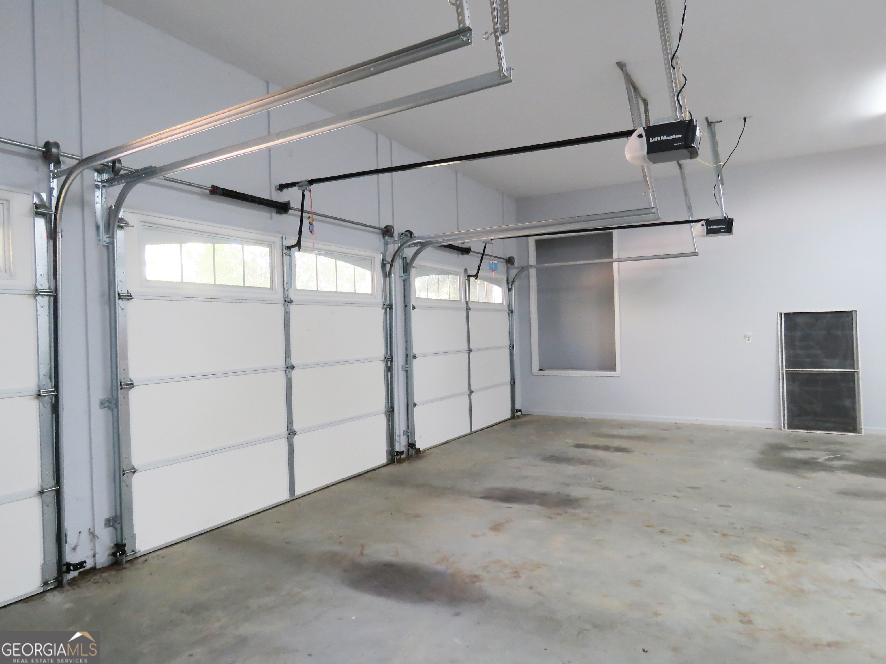 5335 Saville Drive Property Photo 31