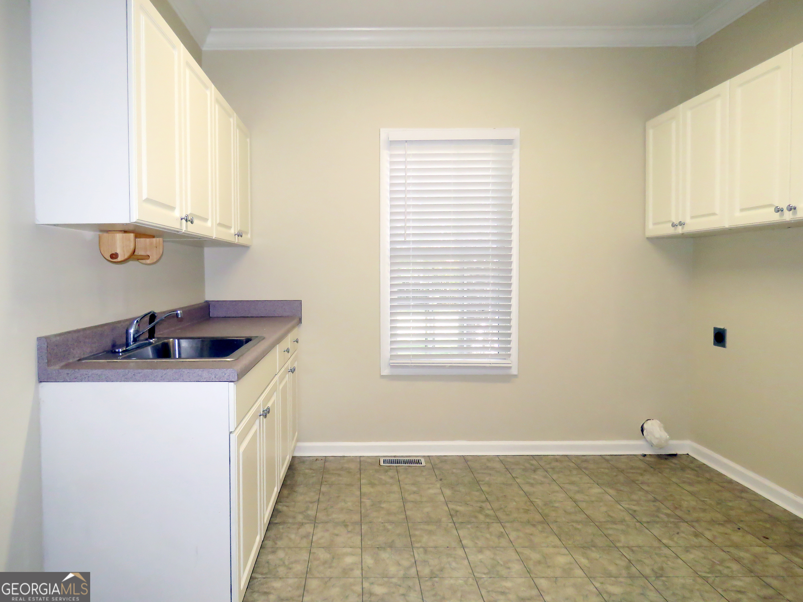 5335 Saville Drive Property Photo 34