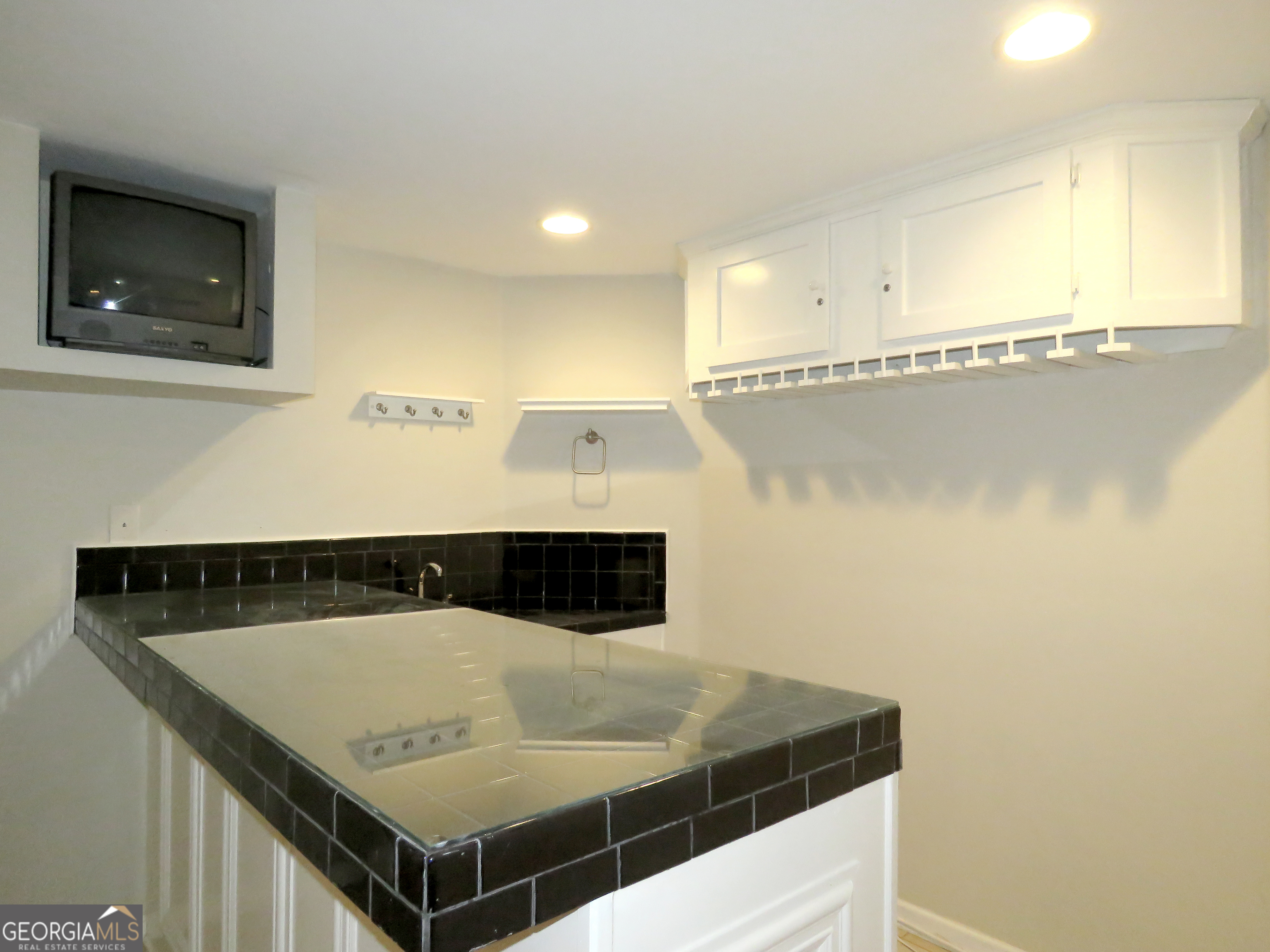 5335 Saville Drive Property Photo 114