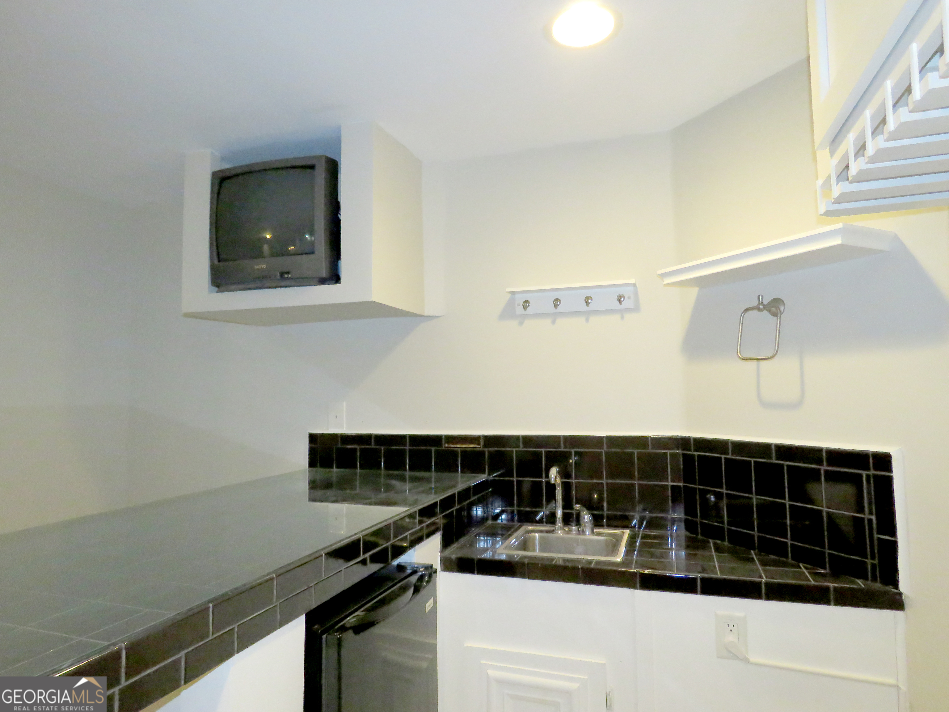5335 Saville Drive Property Photo 115